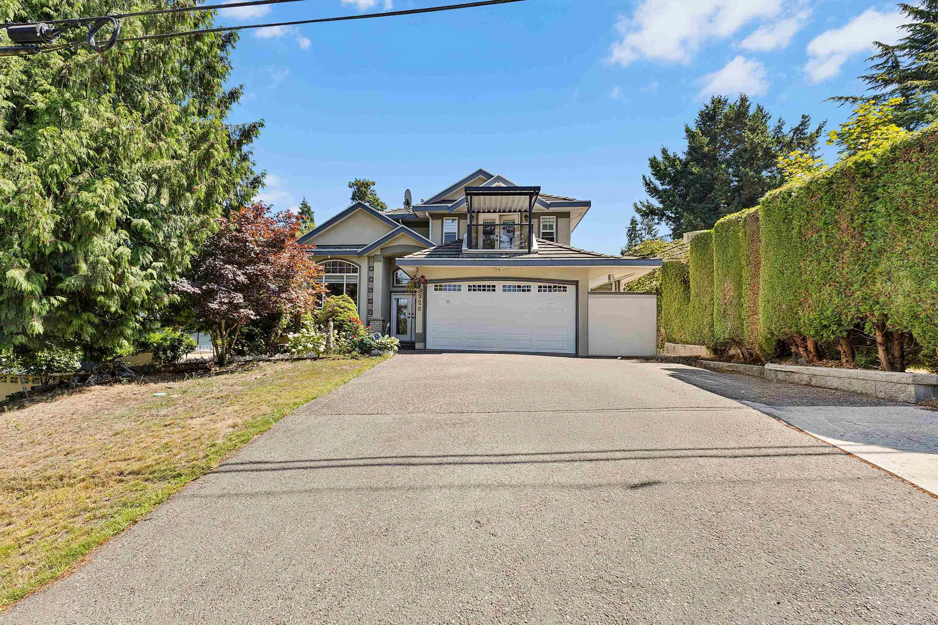 Photo 2 of 26 at 9928 116 Street