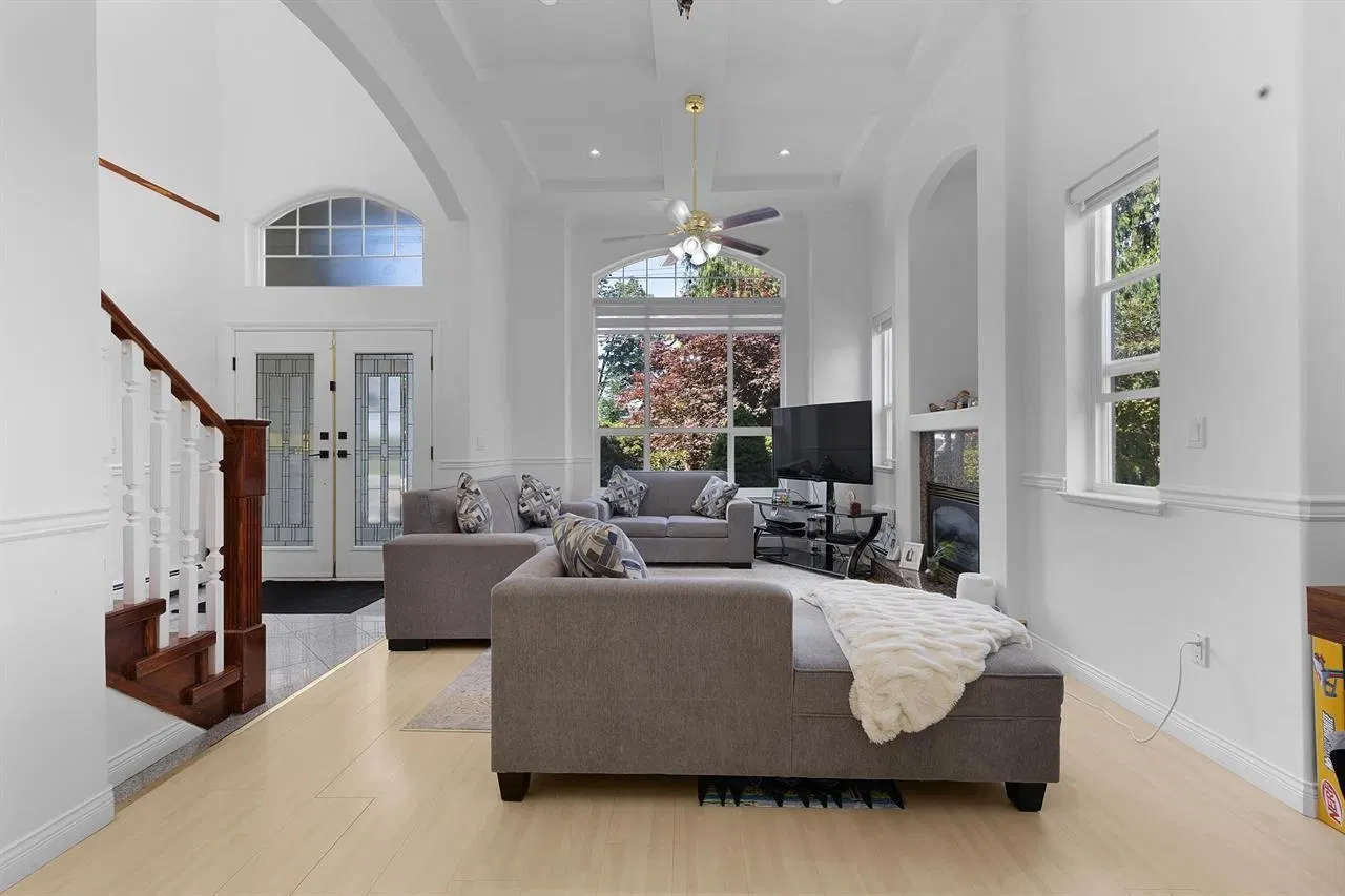 Photo 4 of 26 at 9928 116 Street