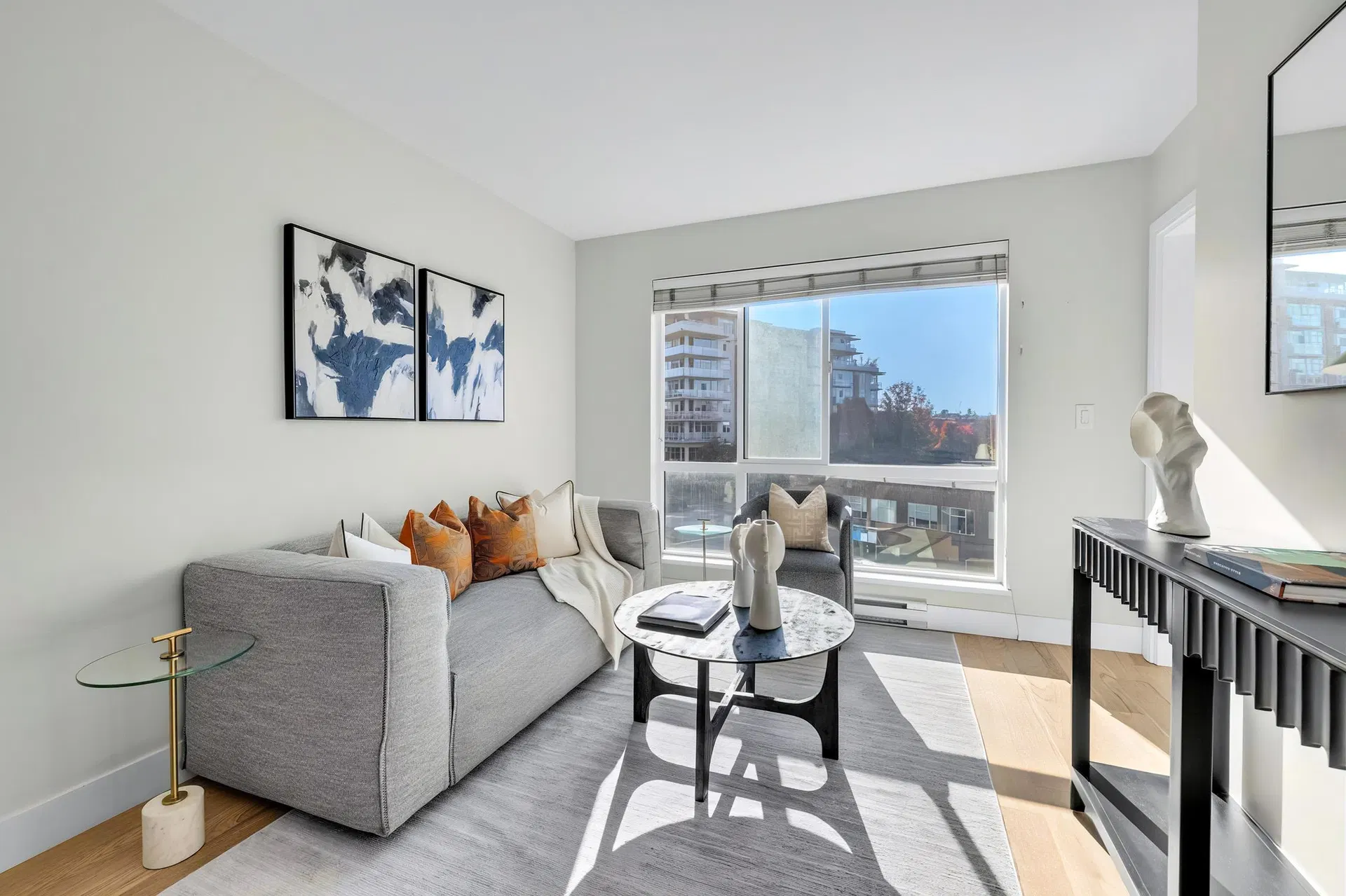 Photo 3 of 29 at #403 – 233 Kingsway