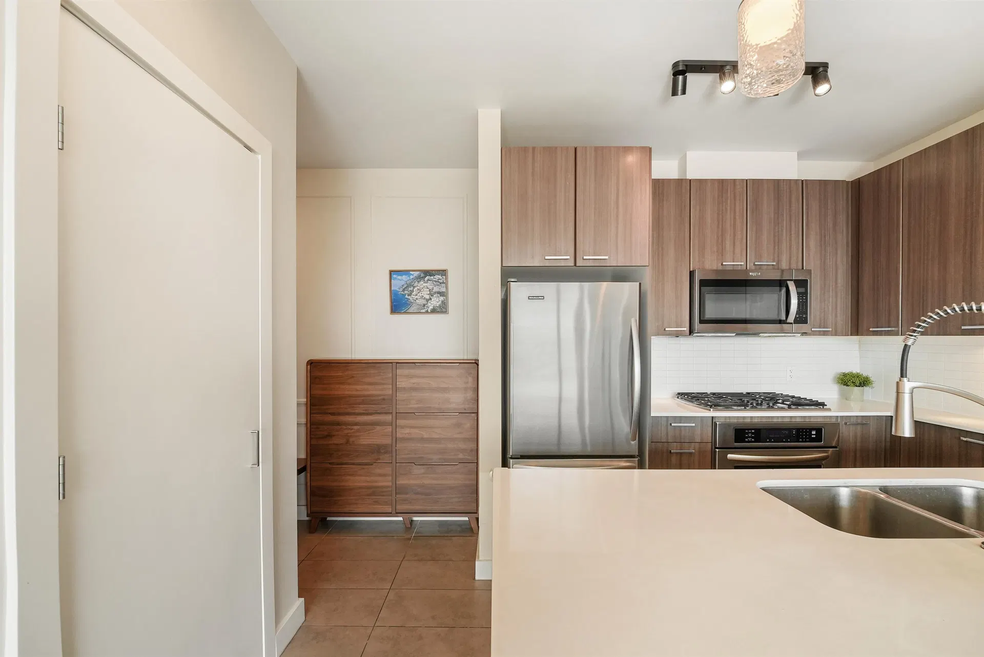 Photo 5 of 35 at #2401 – 2789 Shaughnessy Street