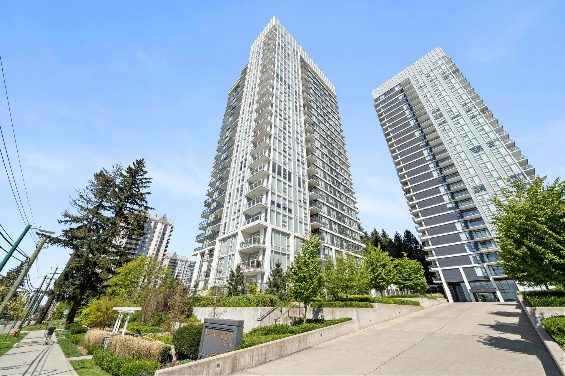 Photo 1 of 21 at #1708 – 585 Austin Avenue