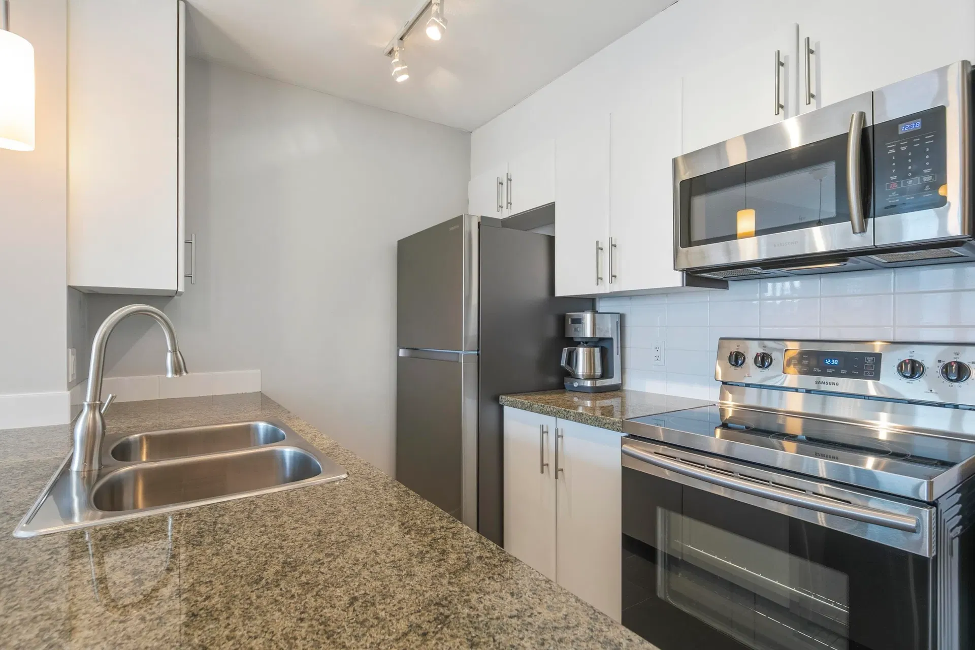 Photo 5 of 26 at #903 – 688 Abbott Street