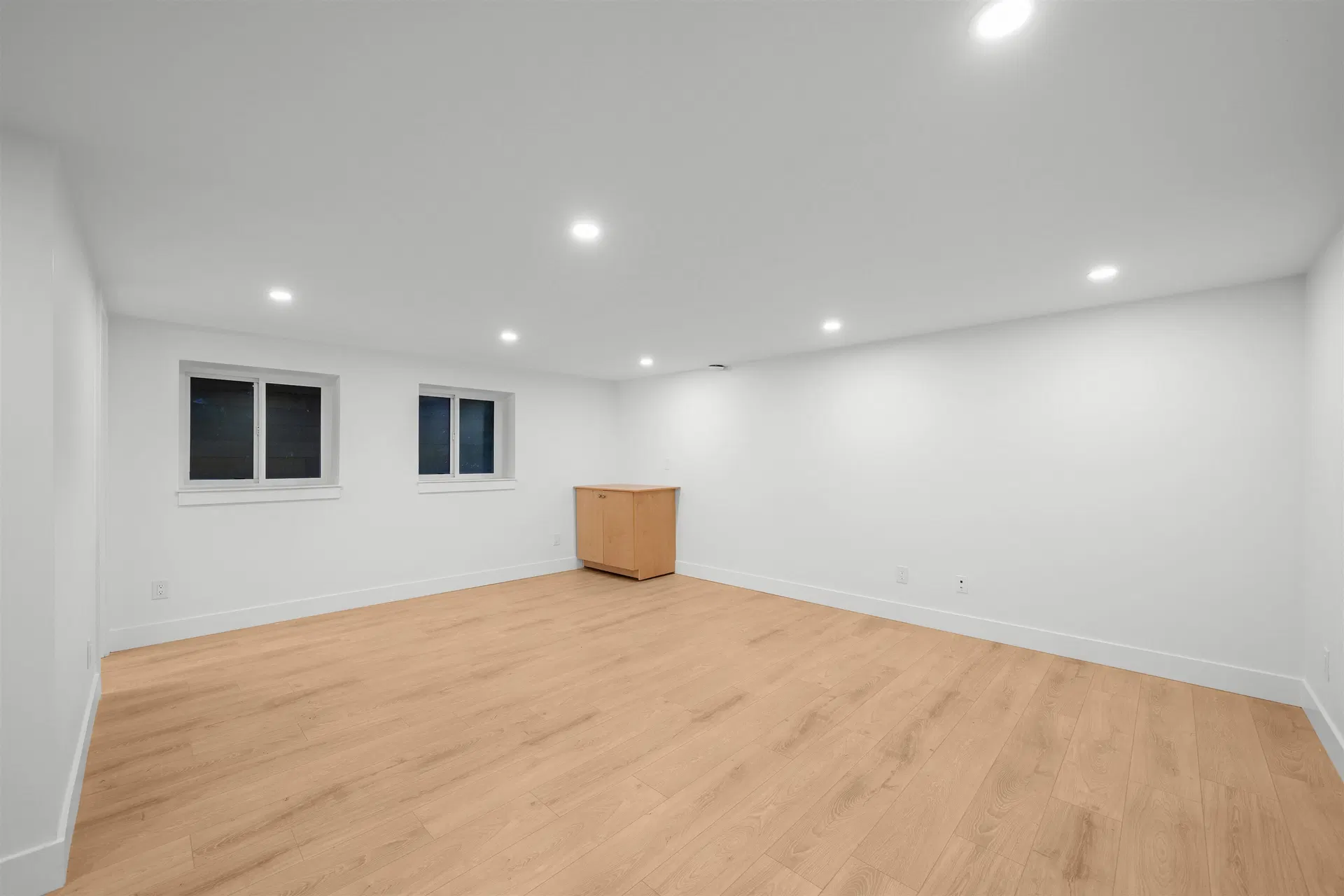 Photo 5 of 40 at 7523 205 Street