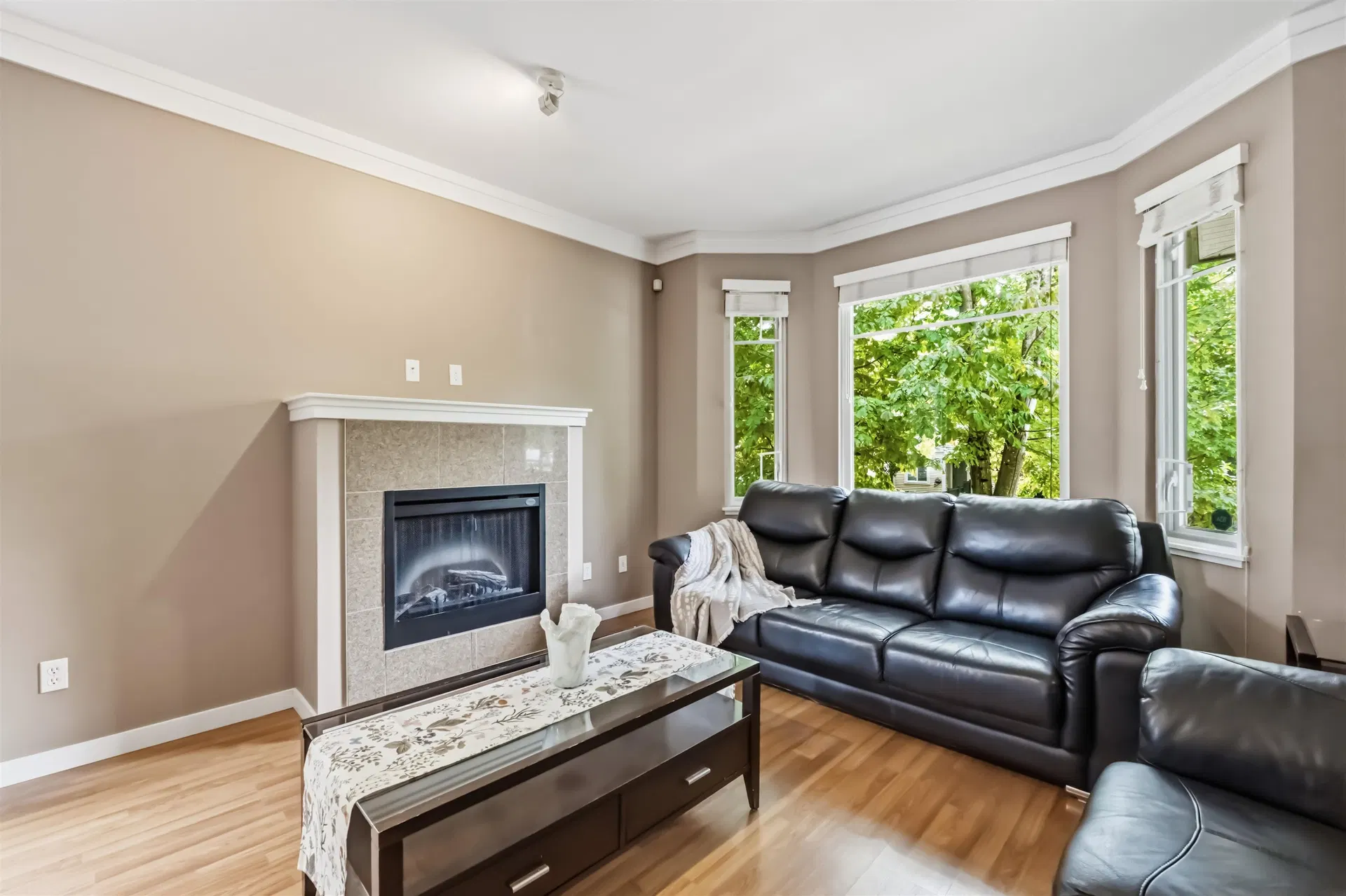 Photo 5 of 40 at #23 – 6575 192 Street