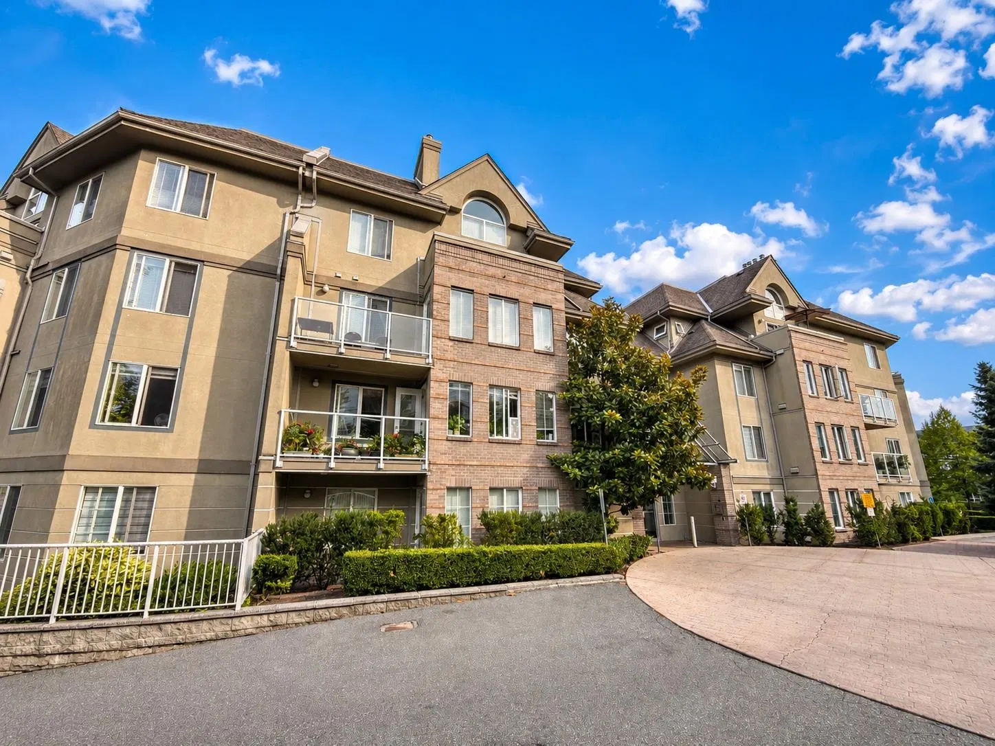 Photo 2 of 40 at #402 – 12125 75a Avenue