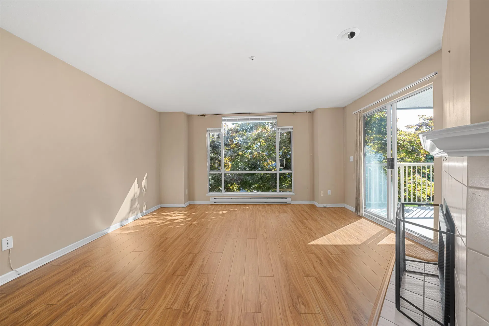 Photo 4 of 40 at #213 – 19122 122nd Avenue