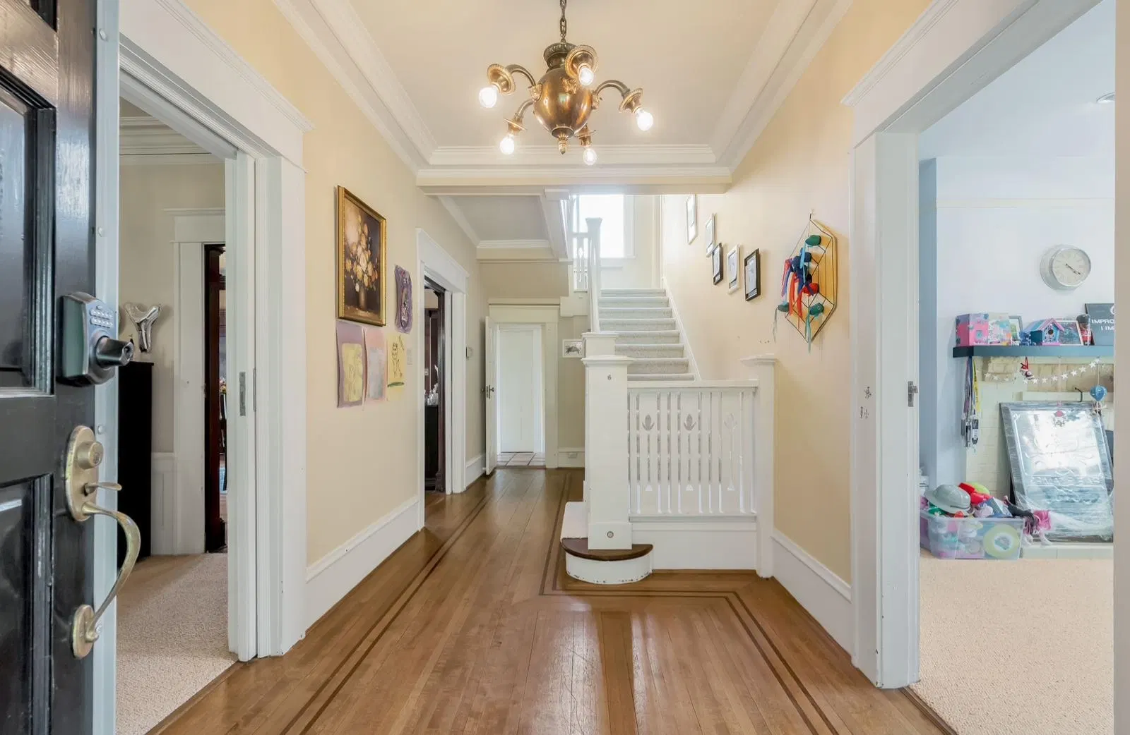 Photo 4 of 16 at 1670 W 49th Avenue
