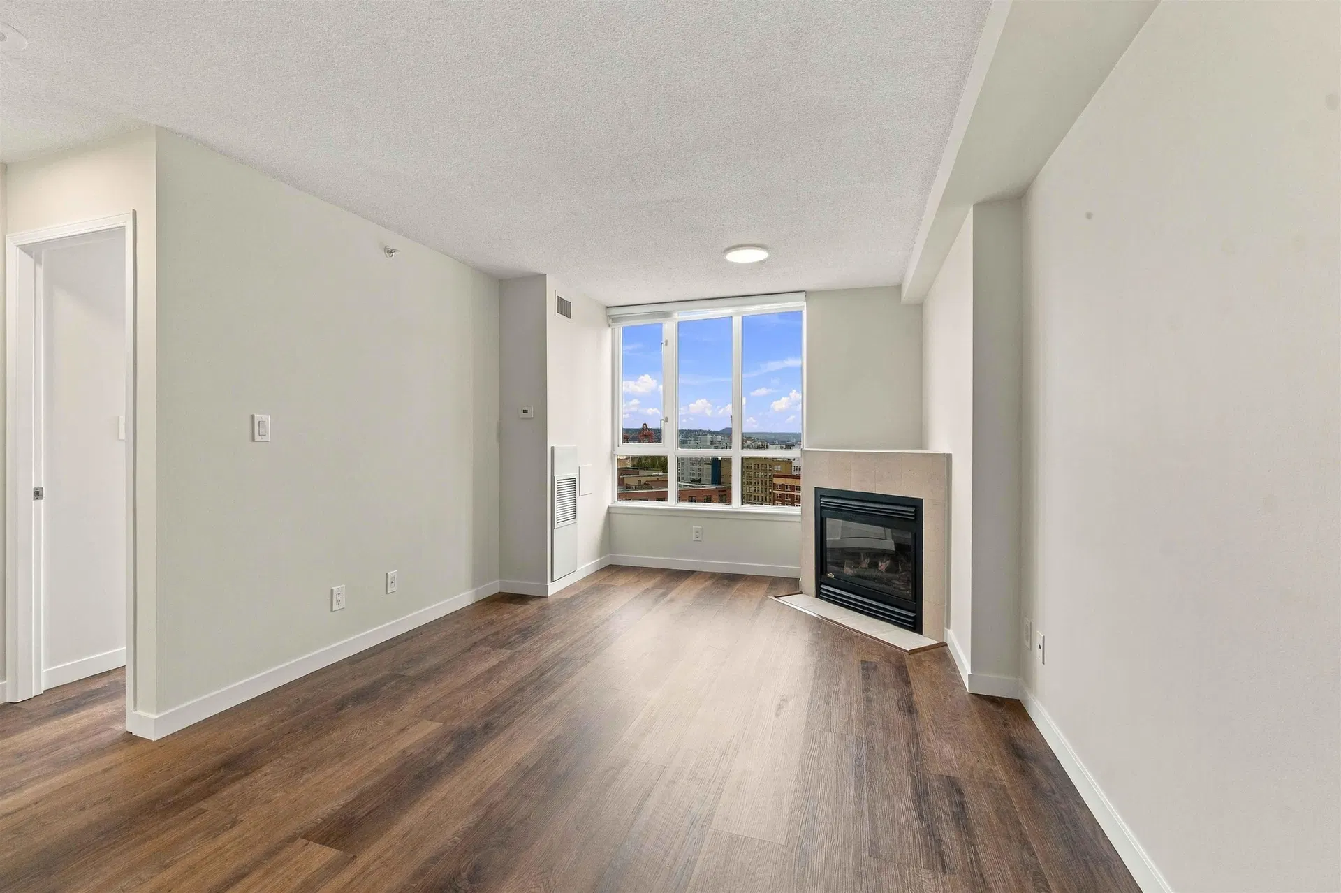 Photo 2 of 24 at #1707 – 63 Keefer Place
