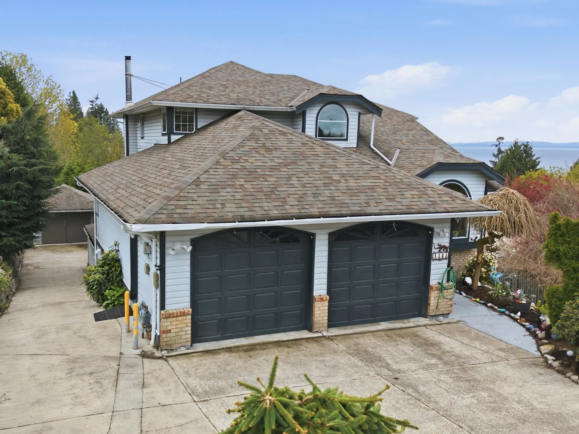 Photo 1 of 40 at 1481 Shaughnessy Place