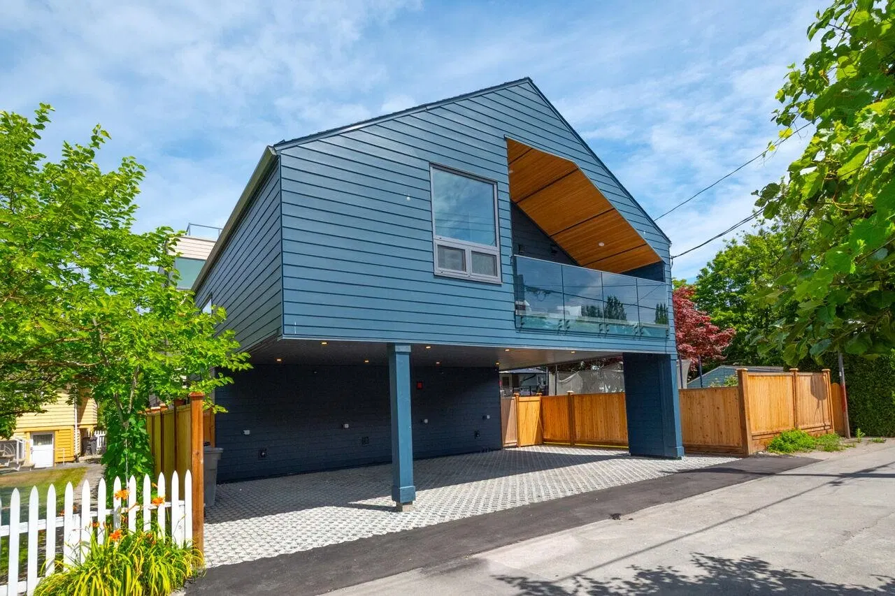 Photo 1 of 24 at 3122 W 11th Avenue