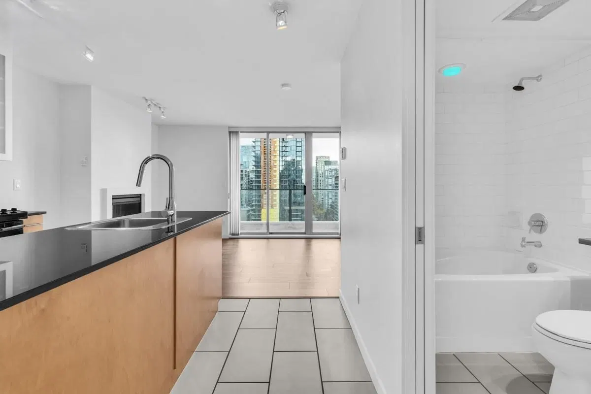 Photo 5 of 21 at #1703 – 1225 Richards Street