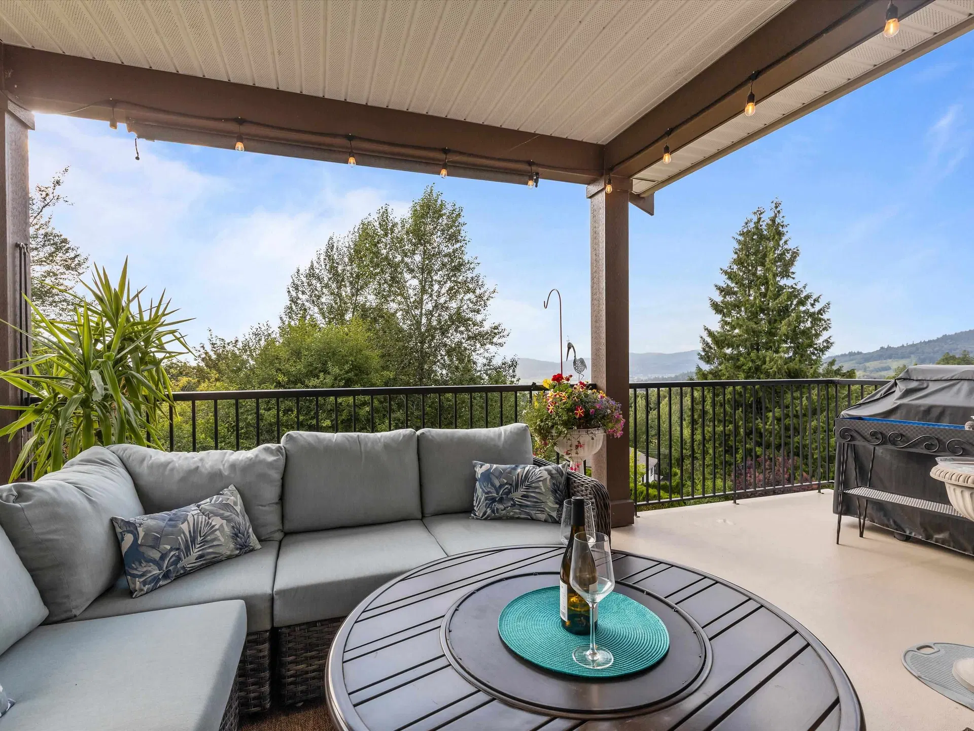 3526 Bassano Terrace