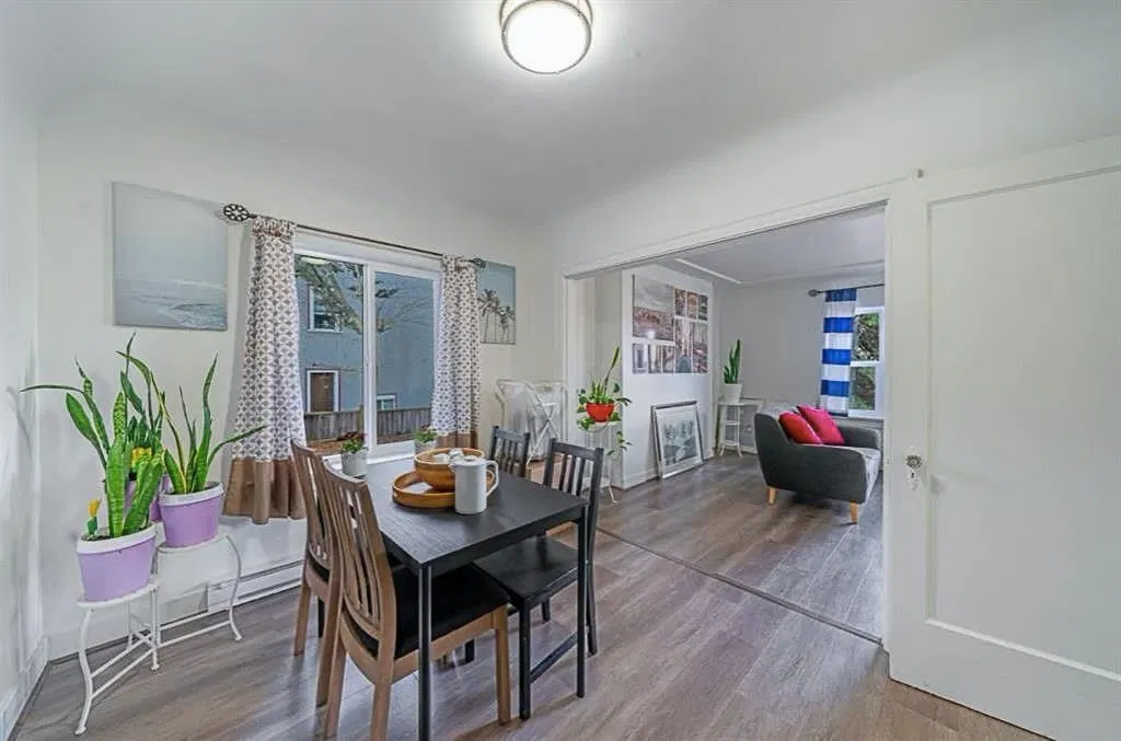 Photo 5 of 16 at 3694 W 16th Avenue