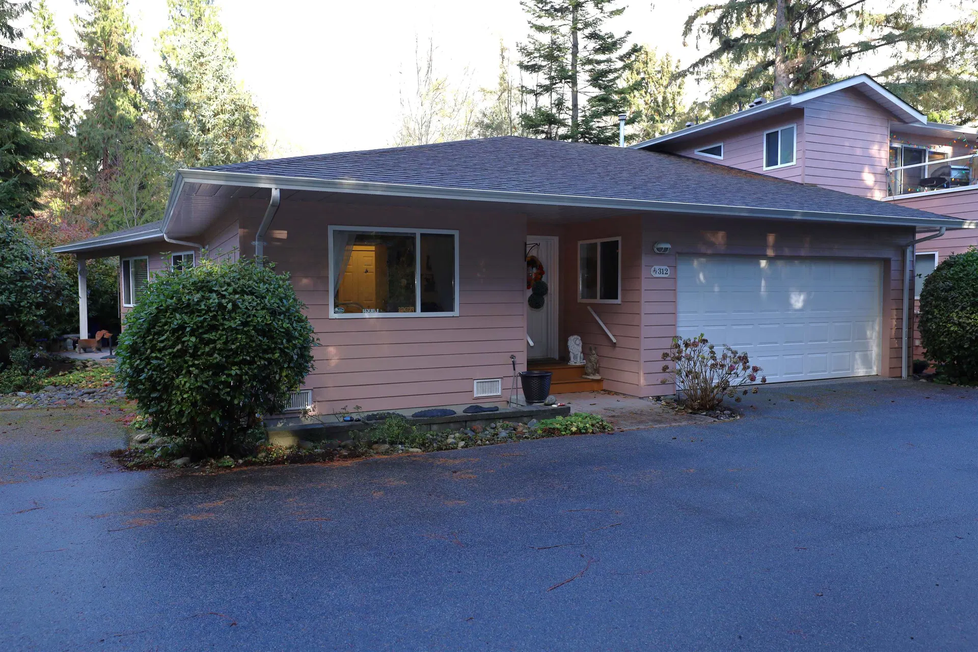 Photo 3 of 22 at #312 – 1585 Field Road
