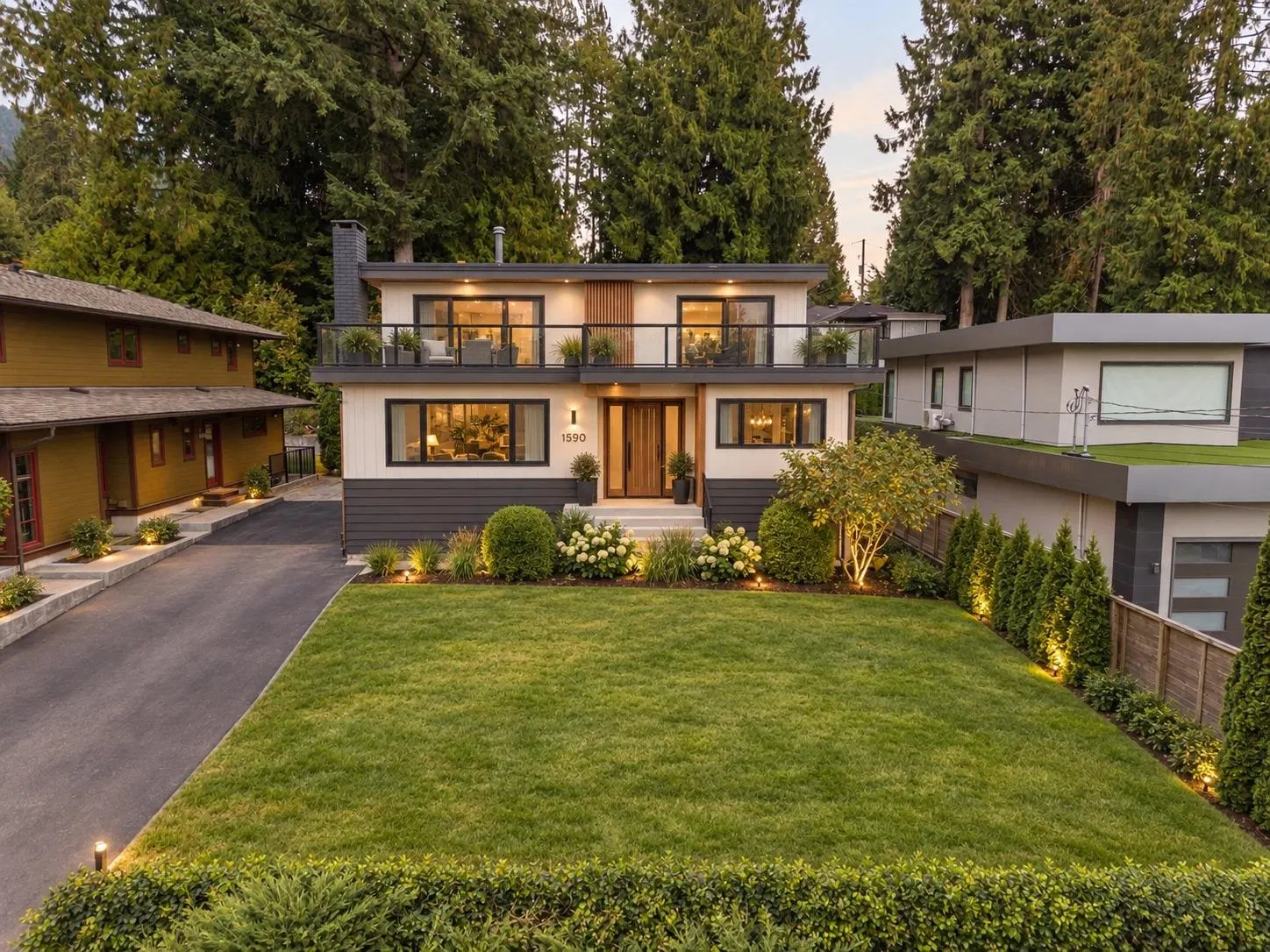 Photo 2 of 33 at 4590 Highland Boulevard