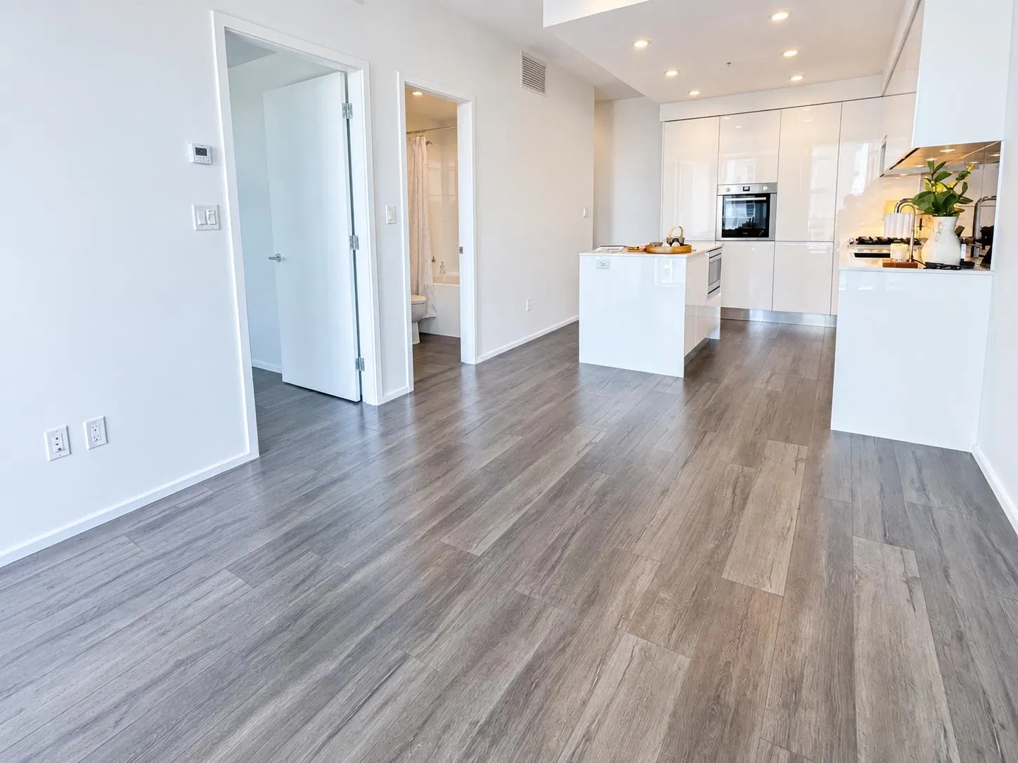 Photo 5 of 24 at #1301 – 3888 Evergreen Place