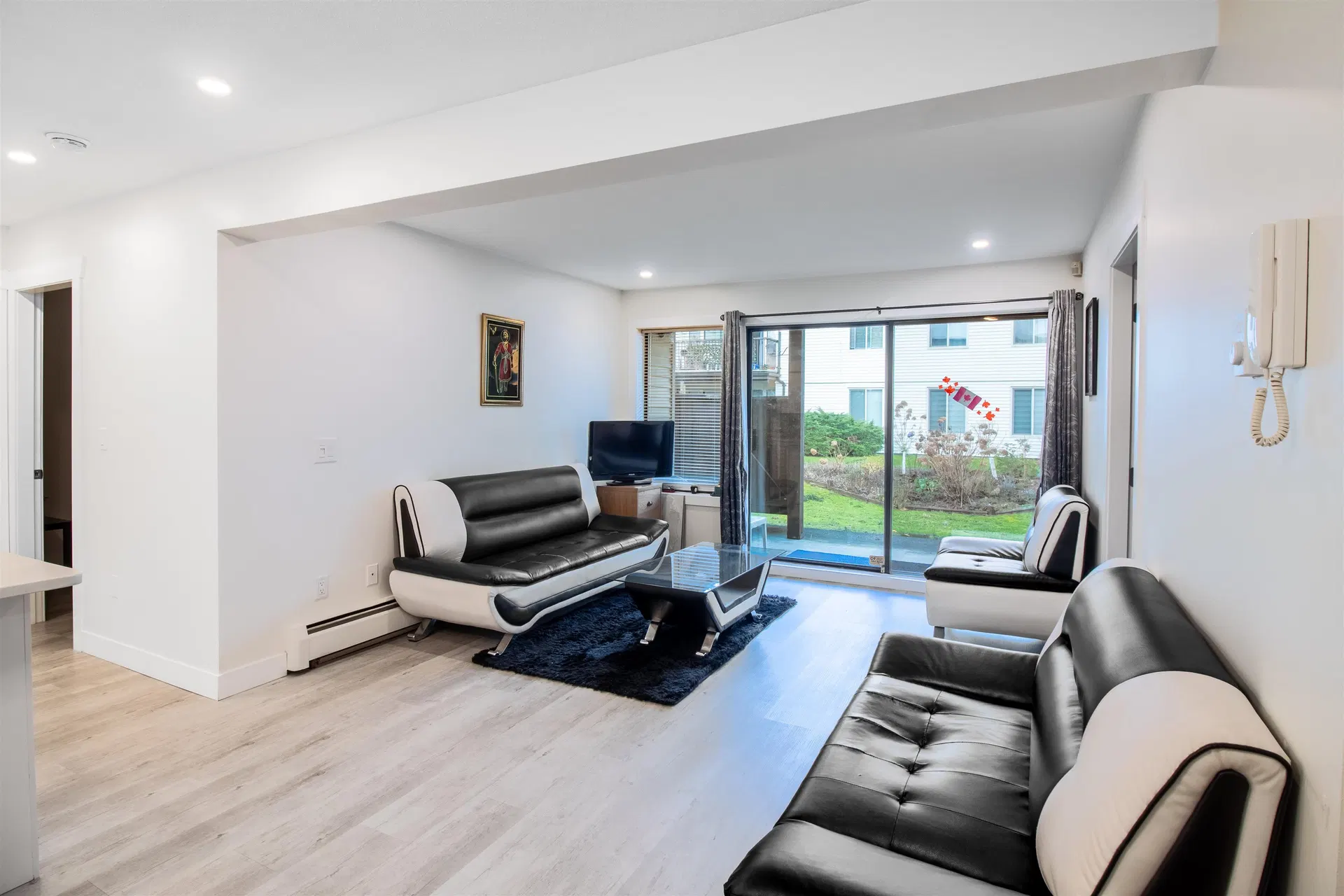 Photo 4 of 18 at #12 – 7115 134 Street