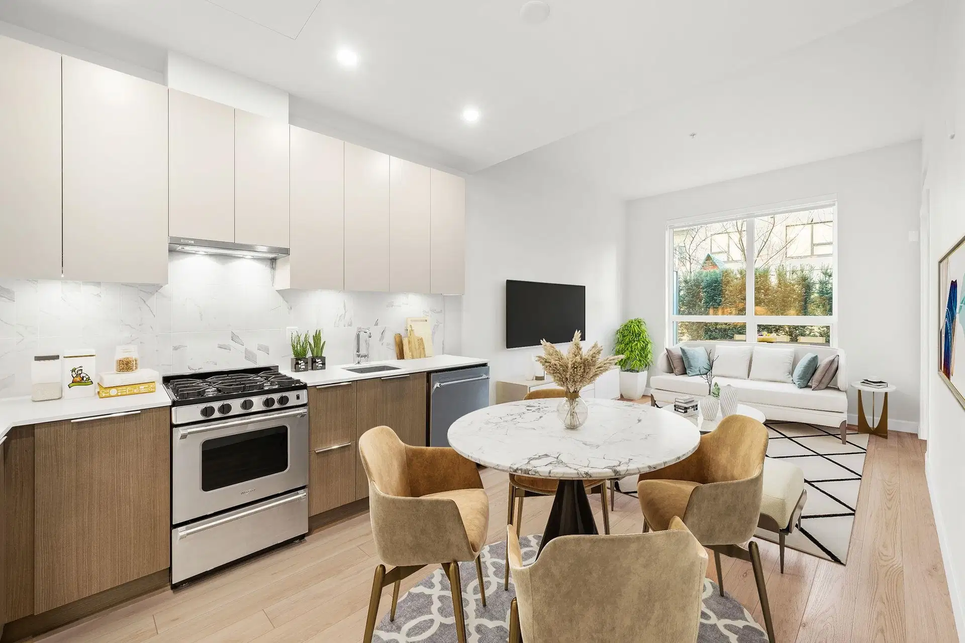 #101 – 648 Lea Avenue