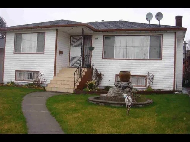 Photo 1 of 1 at 4963 Rupert Street