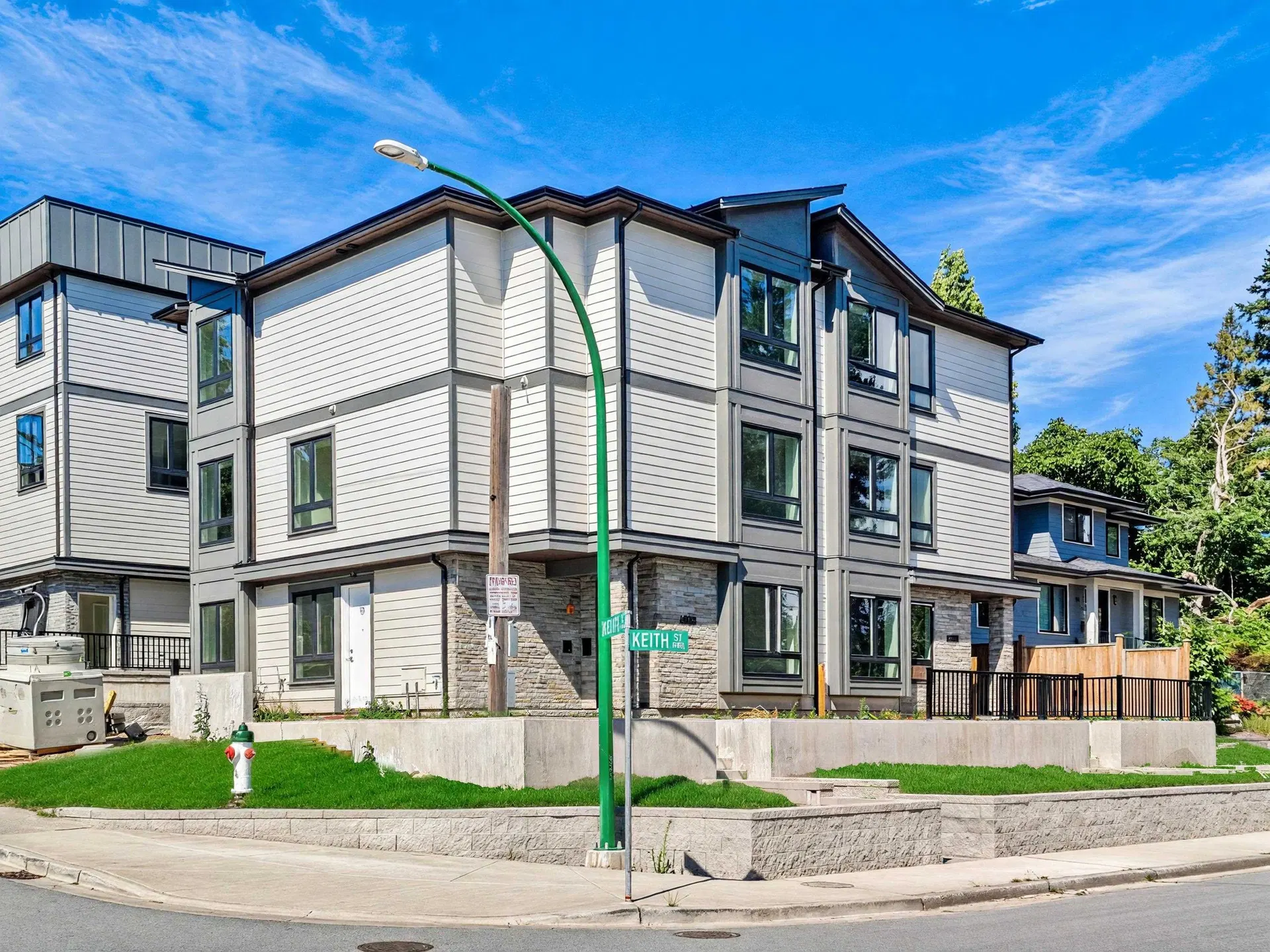 Photo 4 of 40 at #2 – 5915 Keith Street