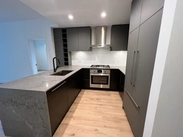 Photo 4 of 24 at #223 – 3131 Murray Street