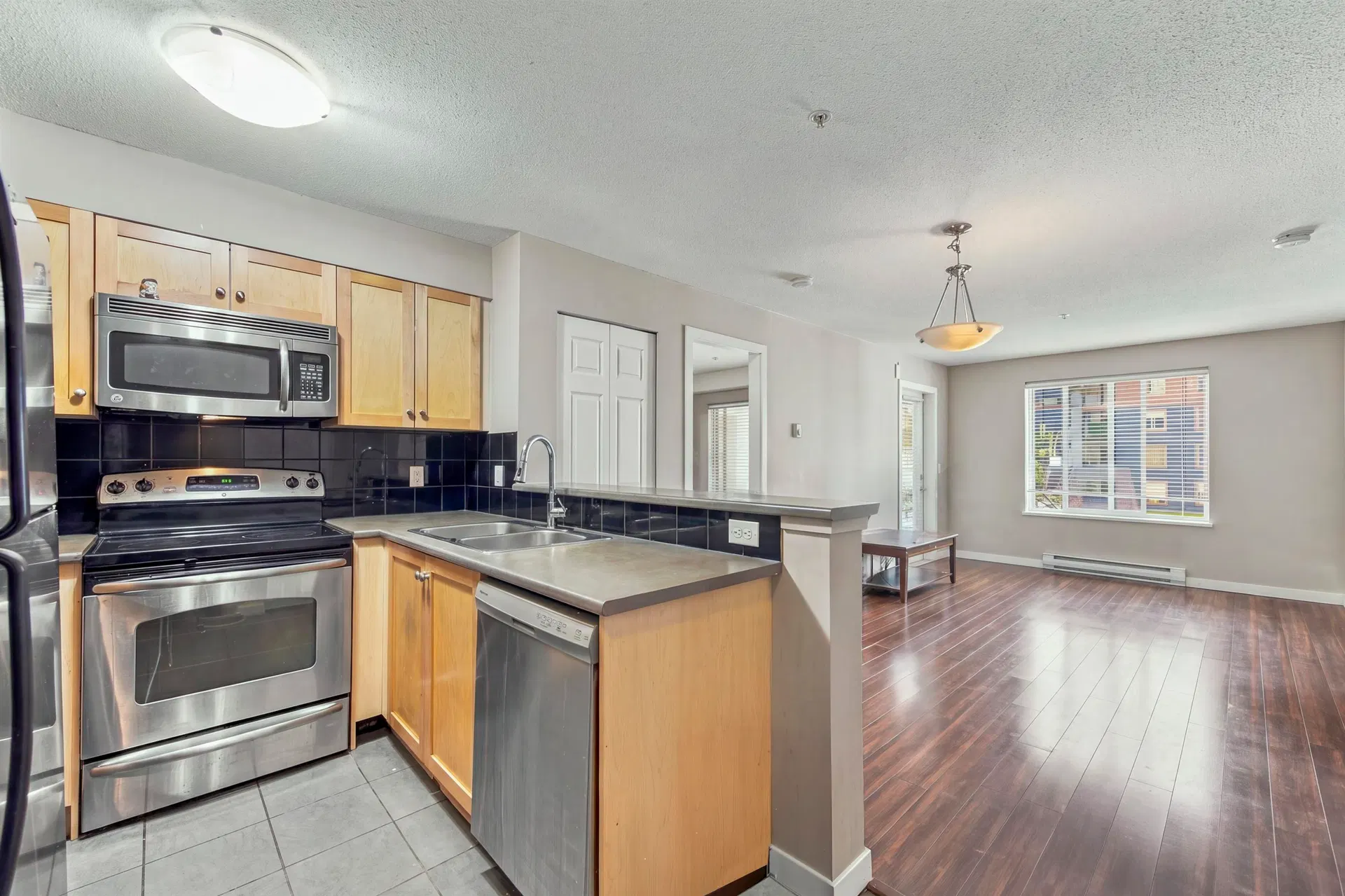 Photo 1 of 12 at #3318 – 240 Sherbrooke Street