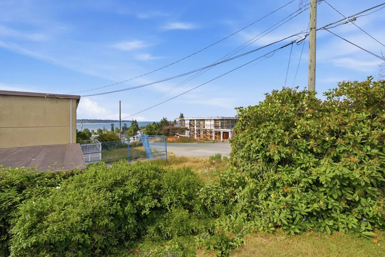 Photo 5 of 39 at #1 – 1040 Parker Street