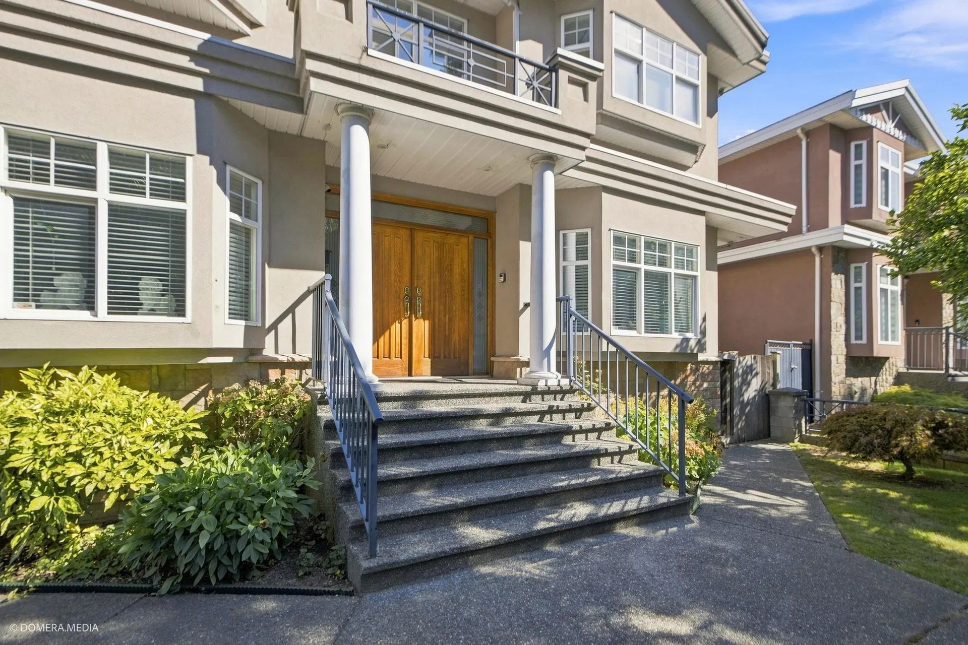 Photo 5 of 39 at 1437 E 58th Avenue