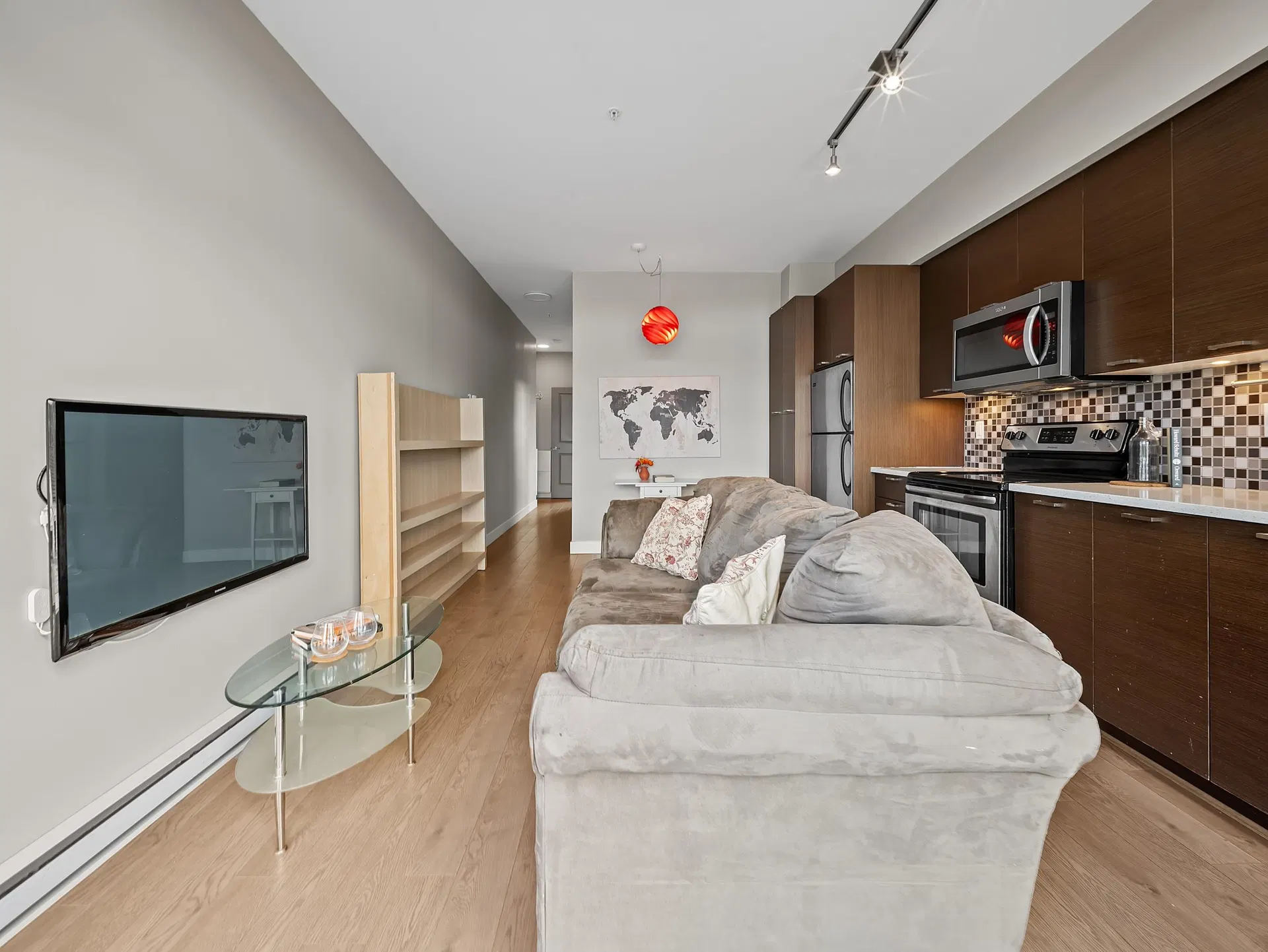 Photo 4 of 25 at #301 – 4372 Fraser Street