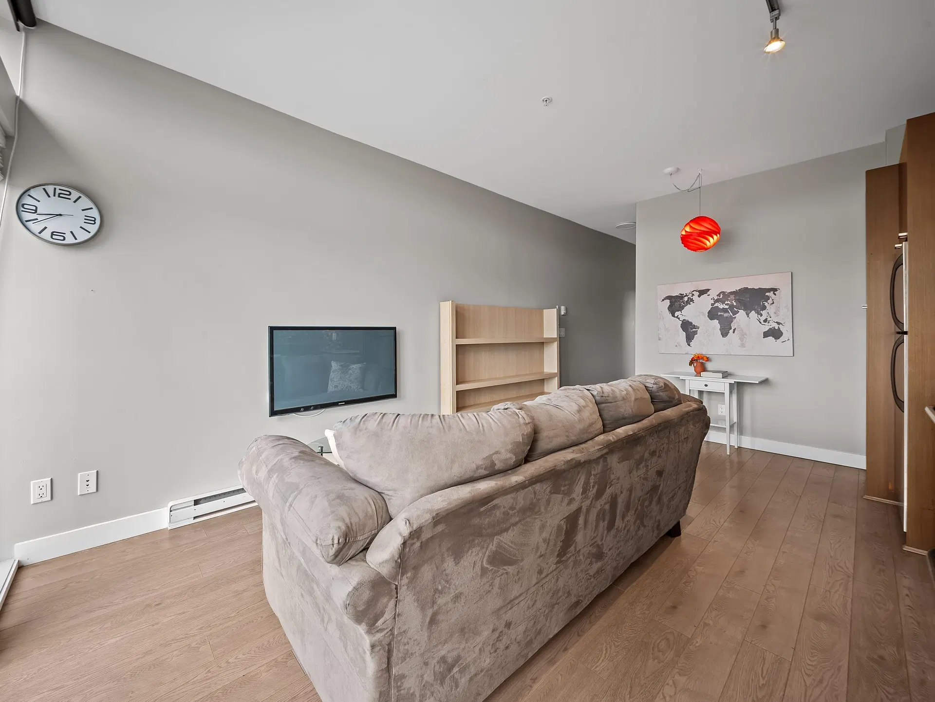 Photo 5 of 25 at #301 – 4372 Fraser Street