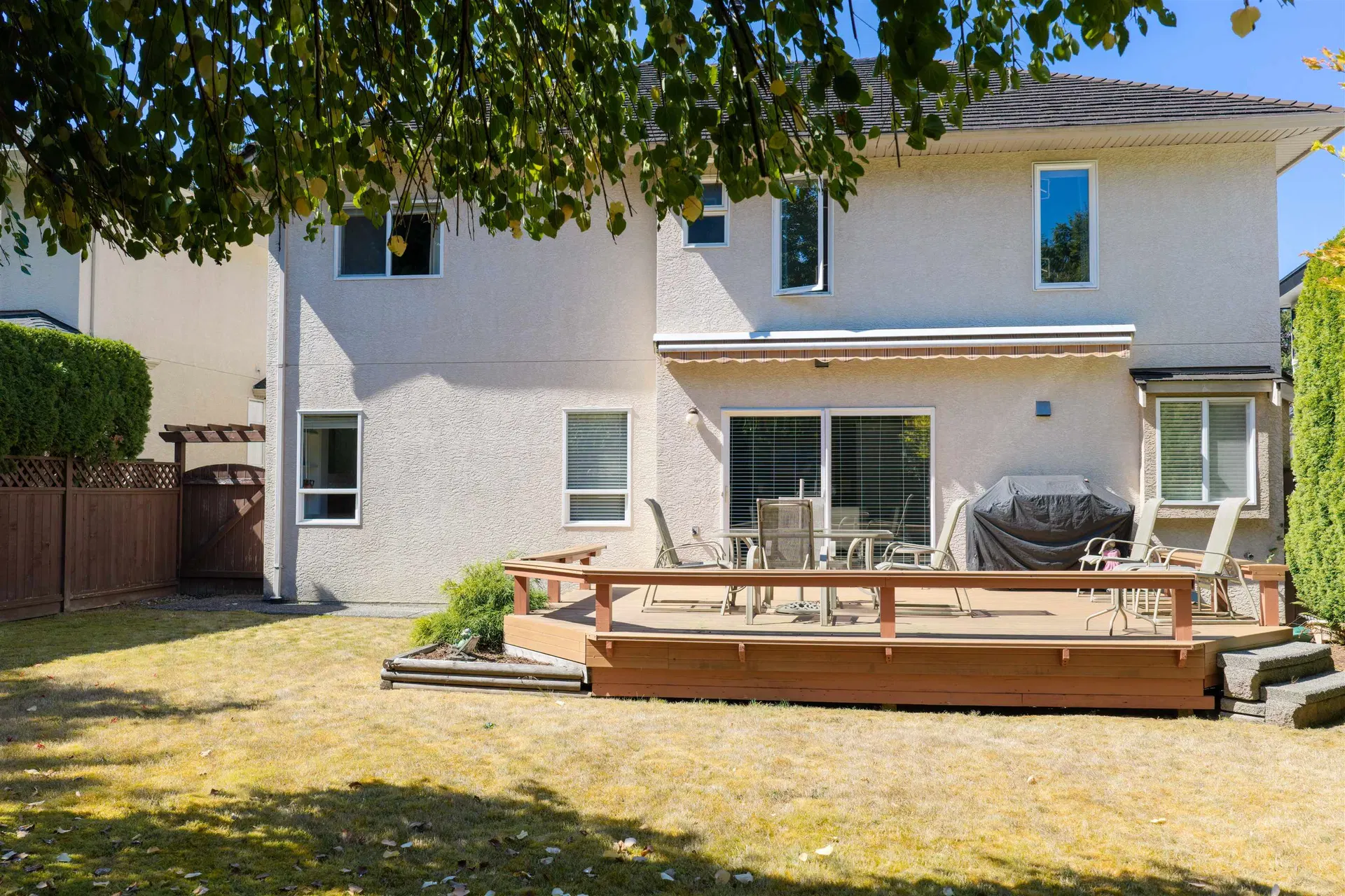 Photo 3 of 37 at 9252 206 Street