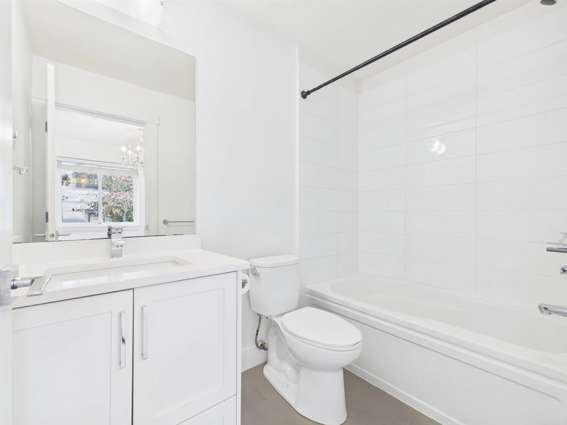 Photo 4 of 39 at #13 – 16760 25 Avenue