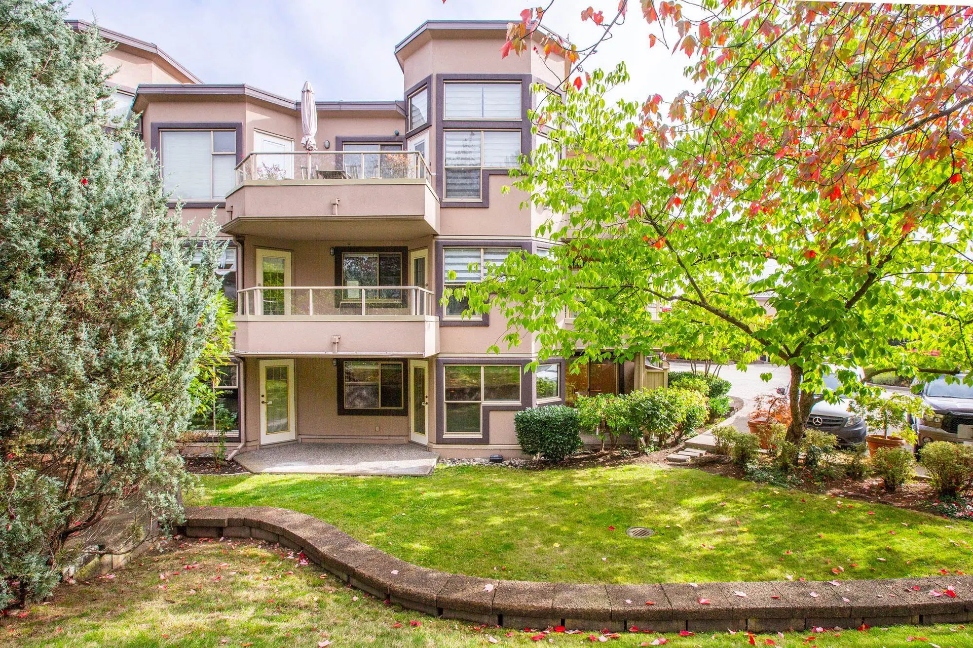 Photo 1 of 40 at #412 – 78 Richmond Street