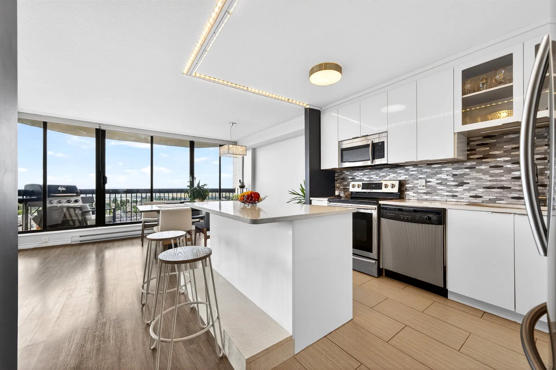 Photo 1 of 34 at #1903 – 6540 Burlington Avenue