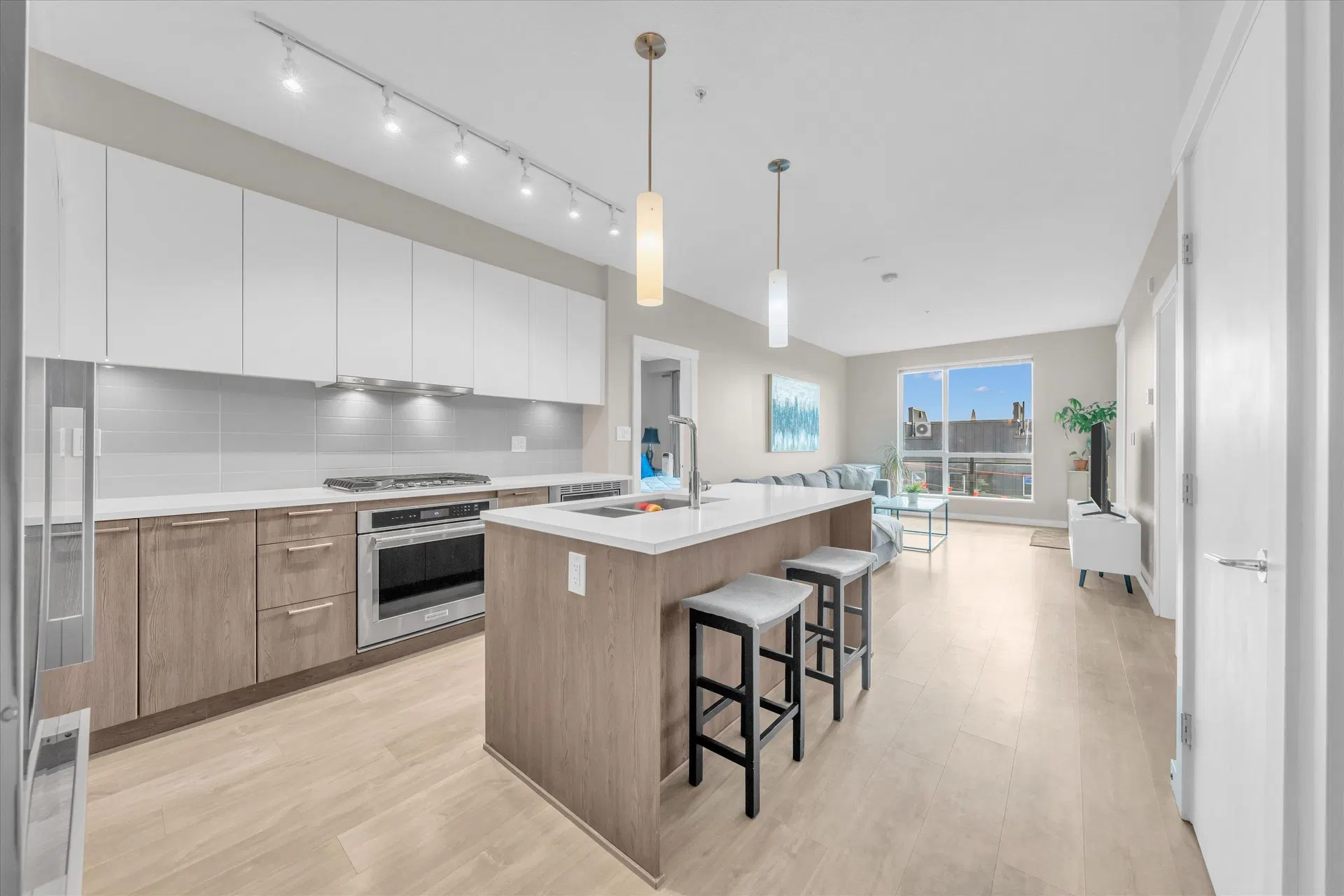 #303 – 625 3rd Street
