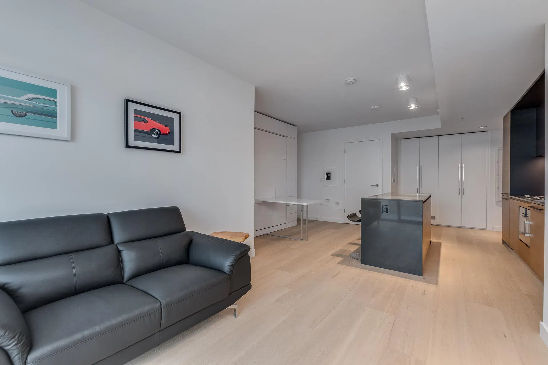 Photo 1 of 21 at #2909 – 1289 Hornby Street
