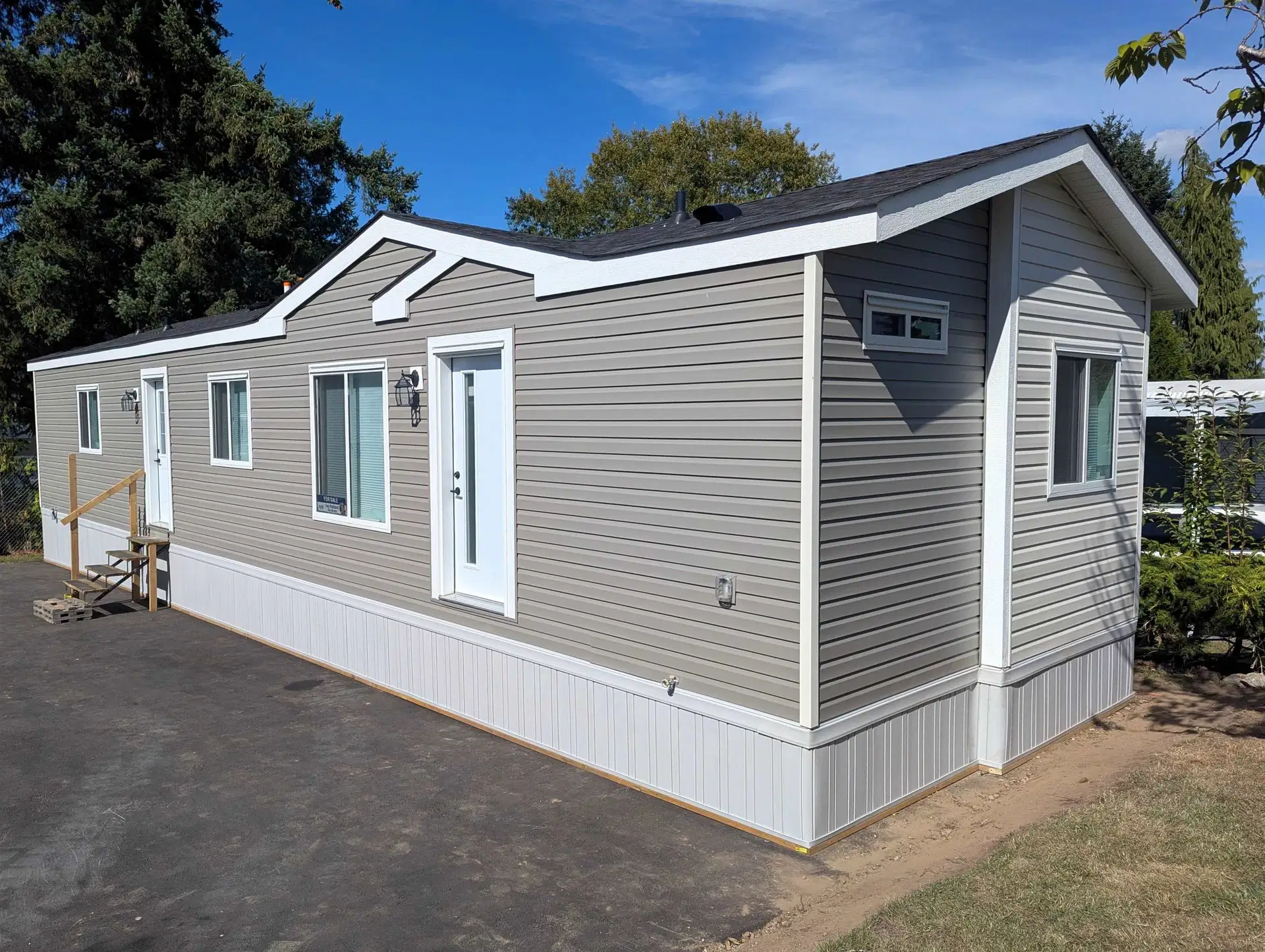 #104 – 8220 King George Boulevard