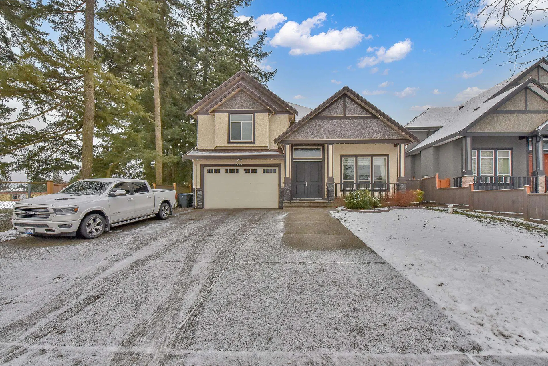 Photo 3 of 38 at 9405 126 Street