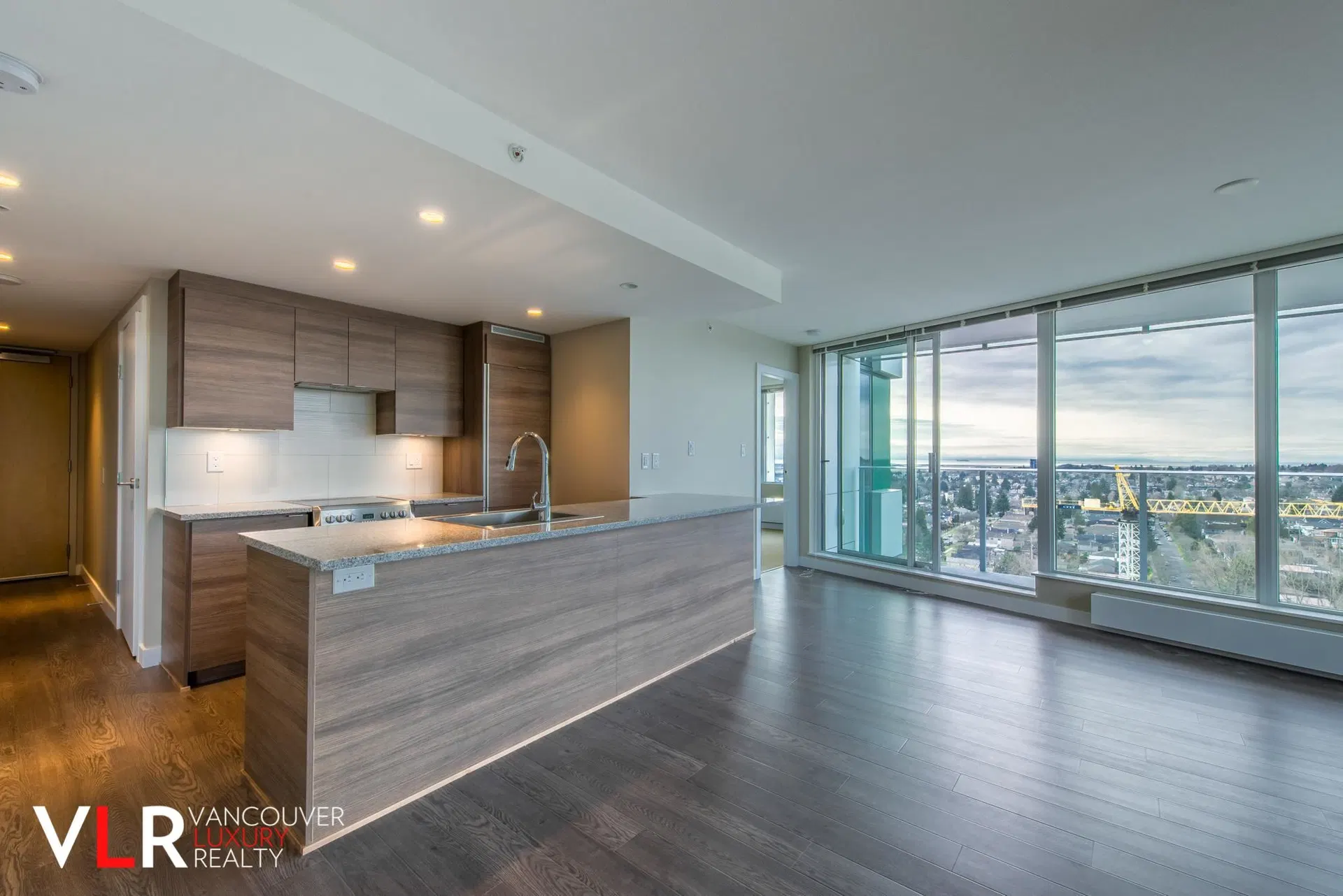 Photo 1 of 15 at #2406 – 488 Sw Marine Drive