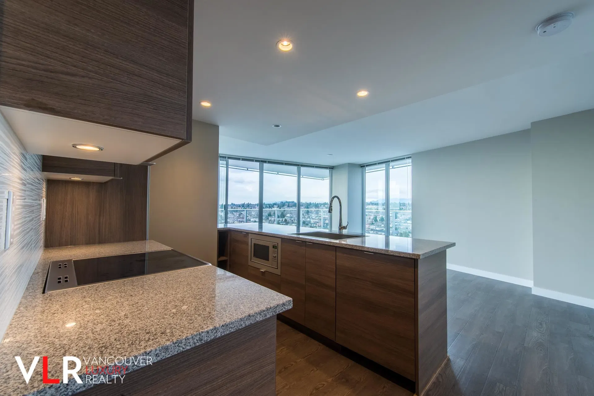 Photo 3 of 15 at #2406 – 488 Sw Marine Drive