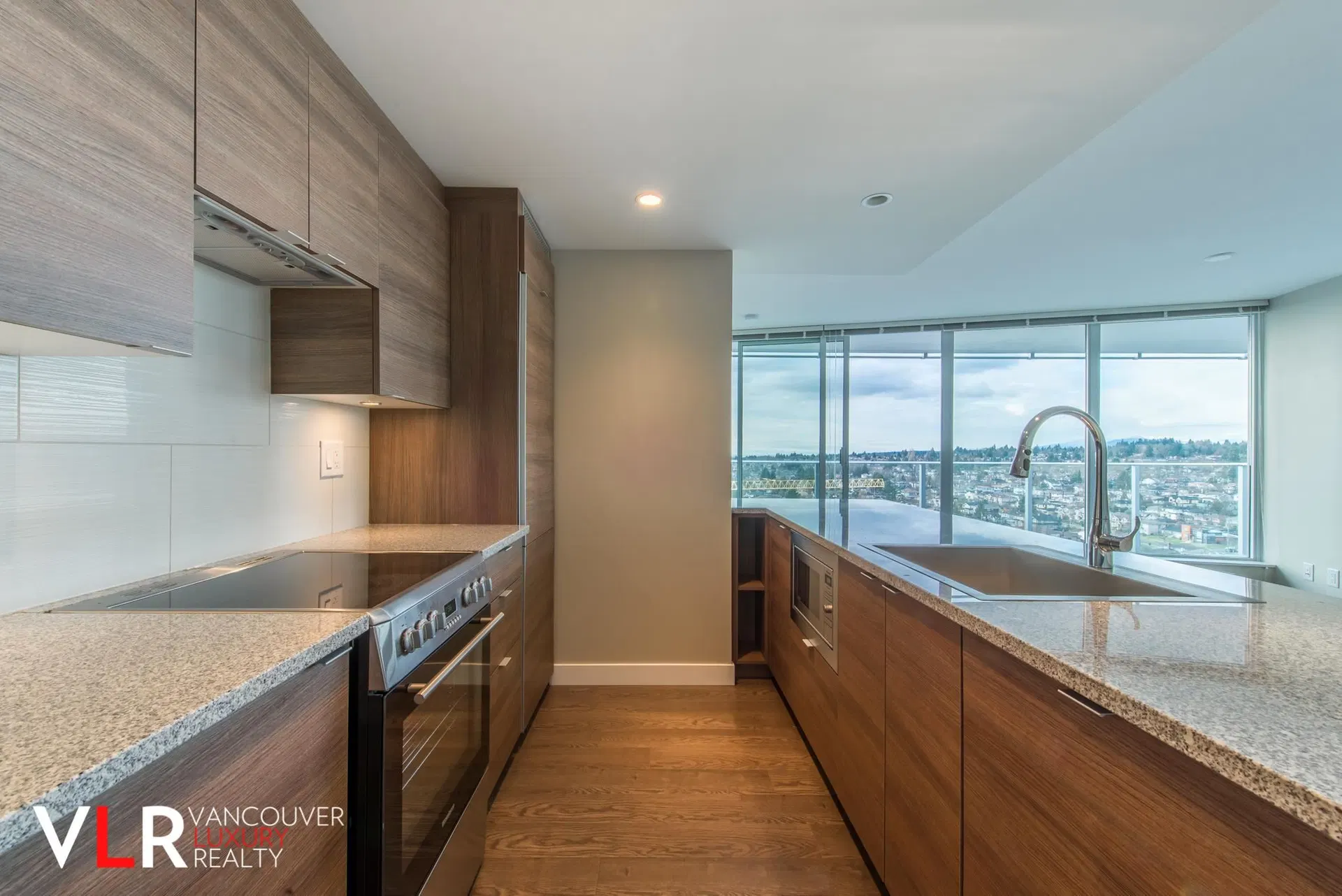 Photo 4 of 15 at #2406 – 488 Sw Marine Drive