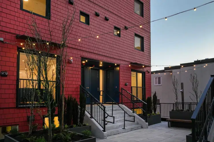 #124 – 1552 3rd Avenue