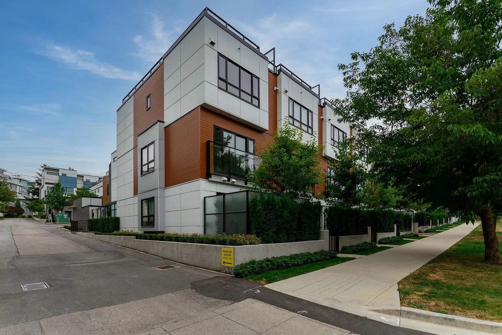 #11 – 520 28th Avenue