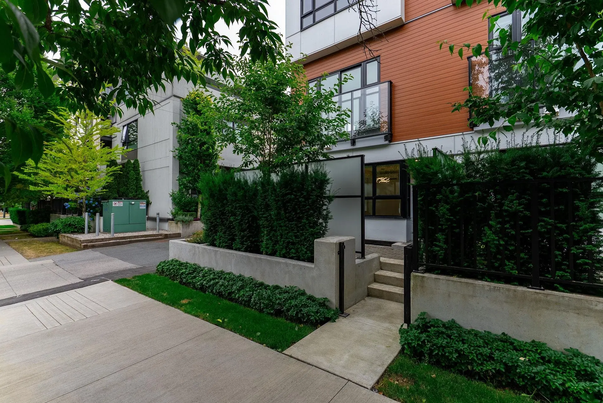 Photo 2 of 17 at #11 – 520 W 28th Avenue