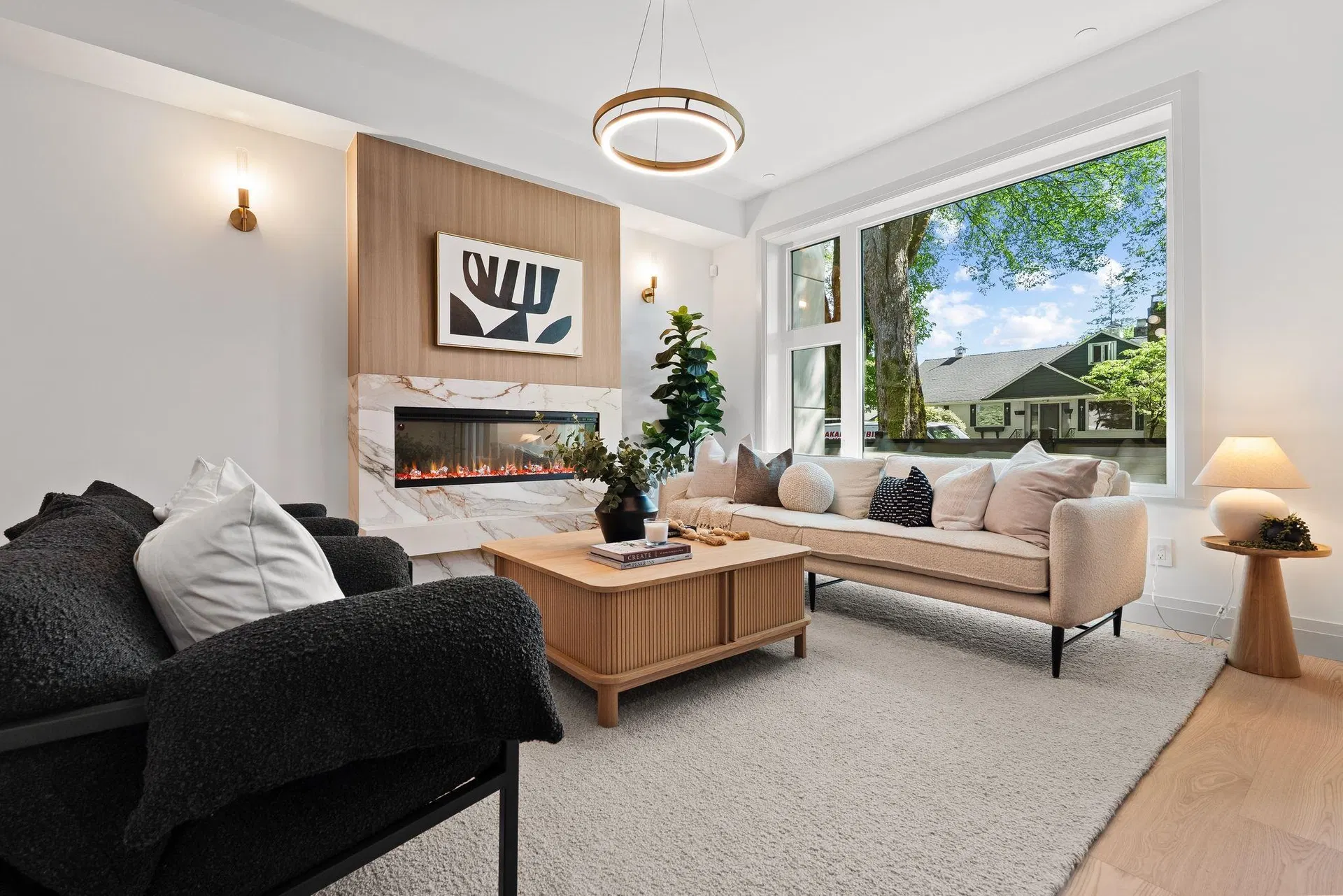 Photo 5 of 40 at #3 – 1491 Devonshire Crescent