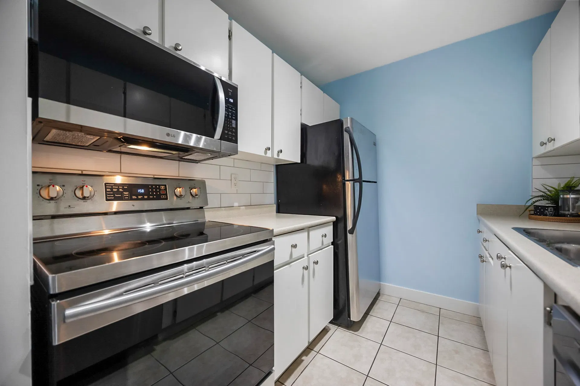 Photo 5 of 31 at #312 – 5700 200 Street