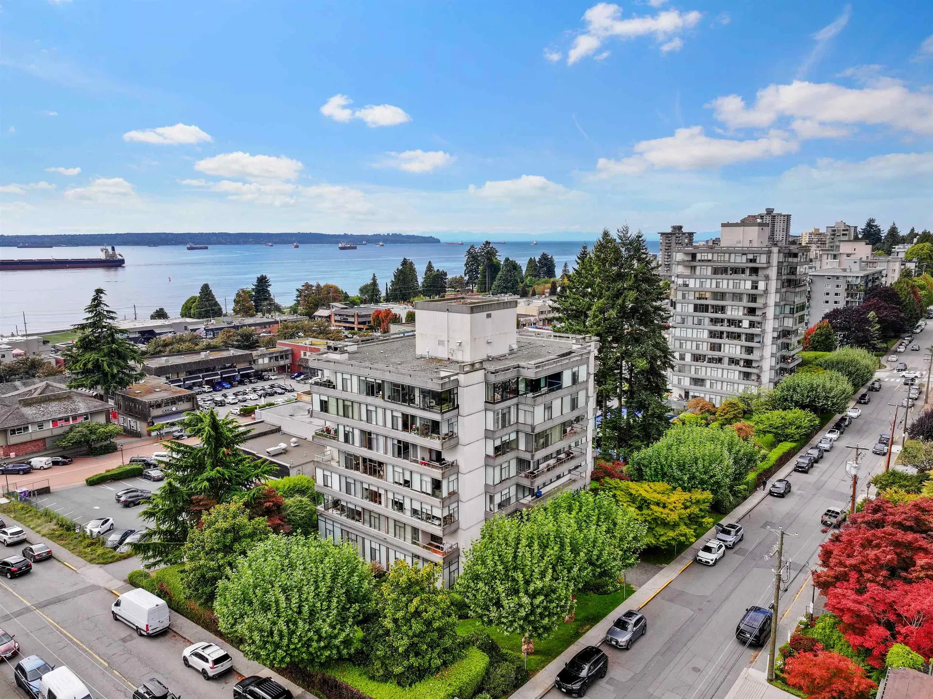 #114 – 1420 Duchess Avenue