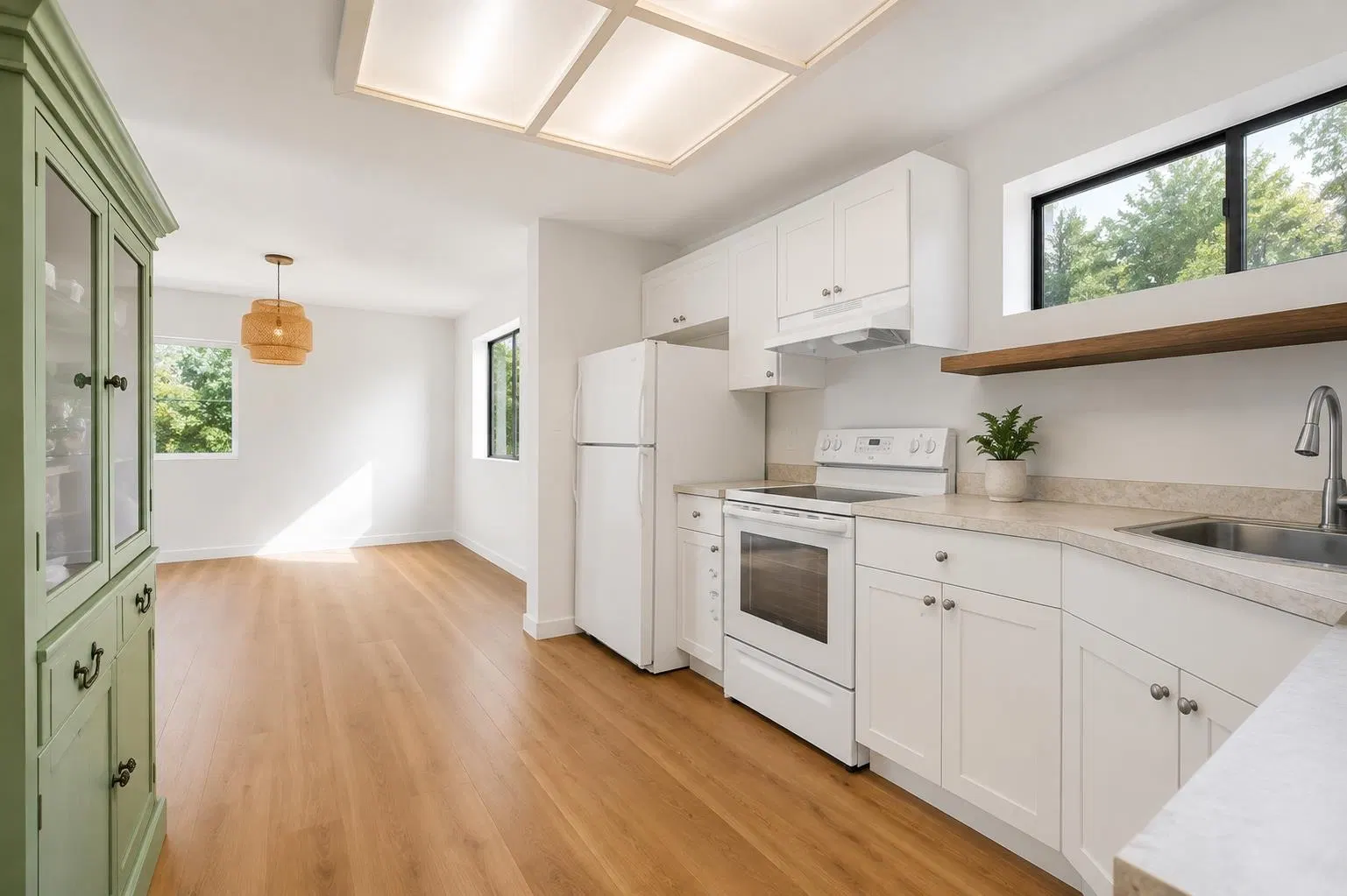 Photo 5 of 34 at 3003 Sunnyhurst Road