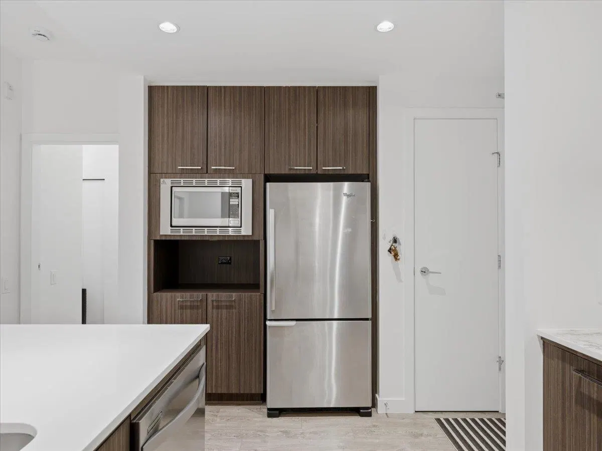 Photo 5 of 16 at #205 – 553 Foster Avenue