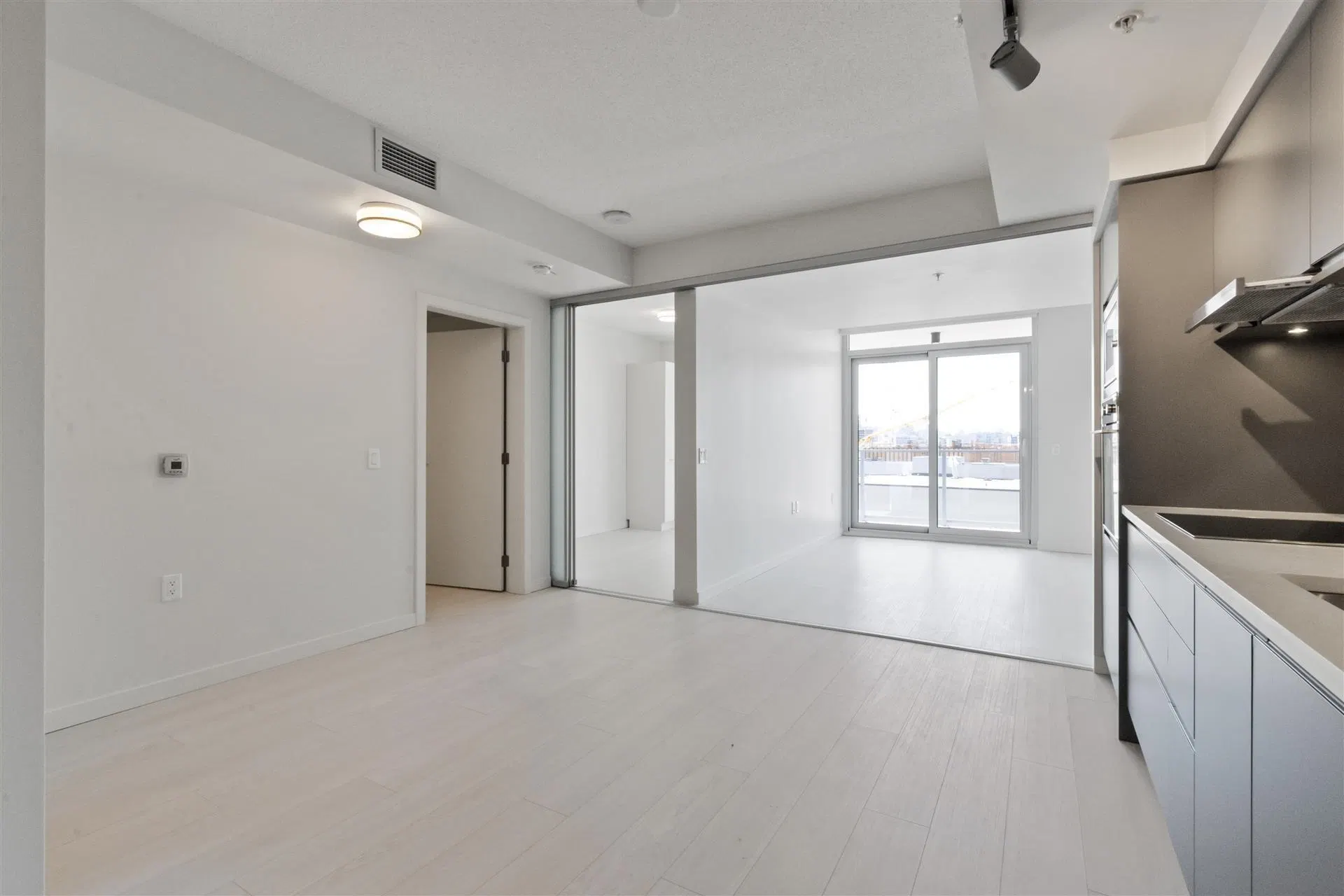 Photo 3 of 15 at #727 – 180 E 2nd Avenue
